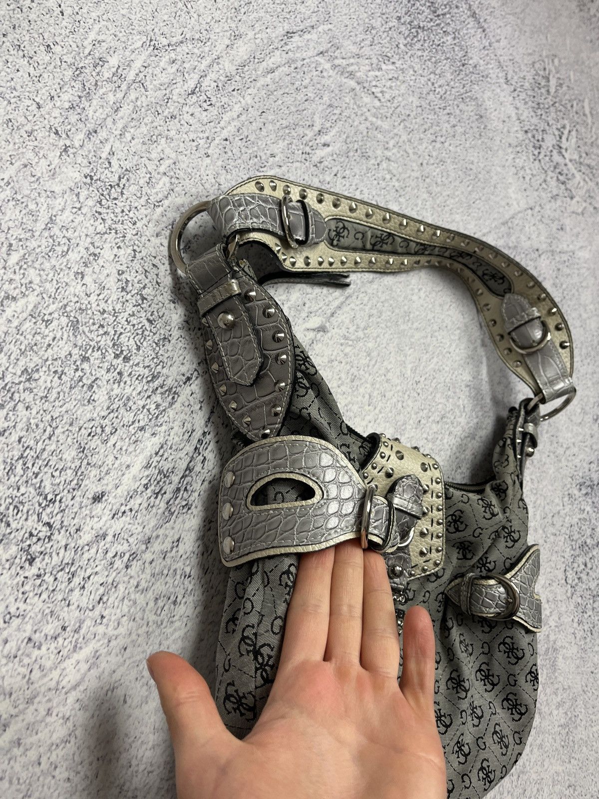 Guess Vintage Guess Monogram Y2K Shoulder Bag Hype Streetwear Size ONE SIZE - 5 Thumbnail