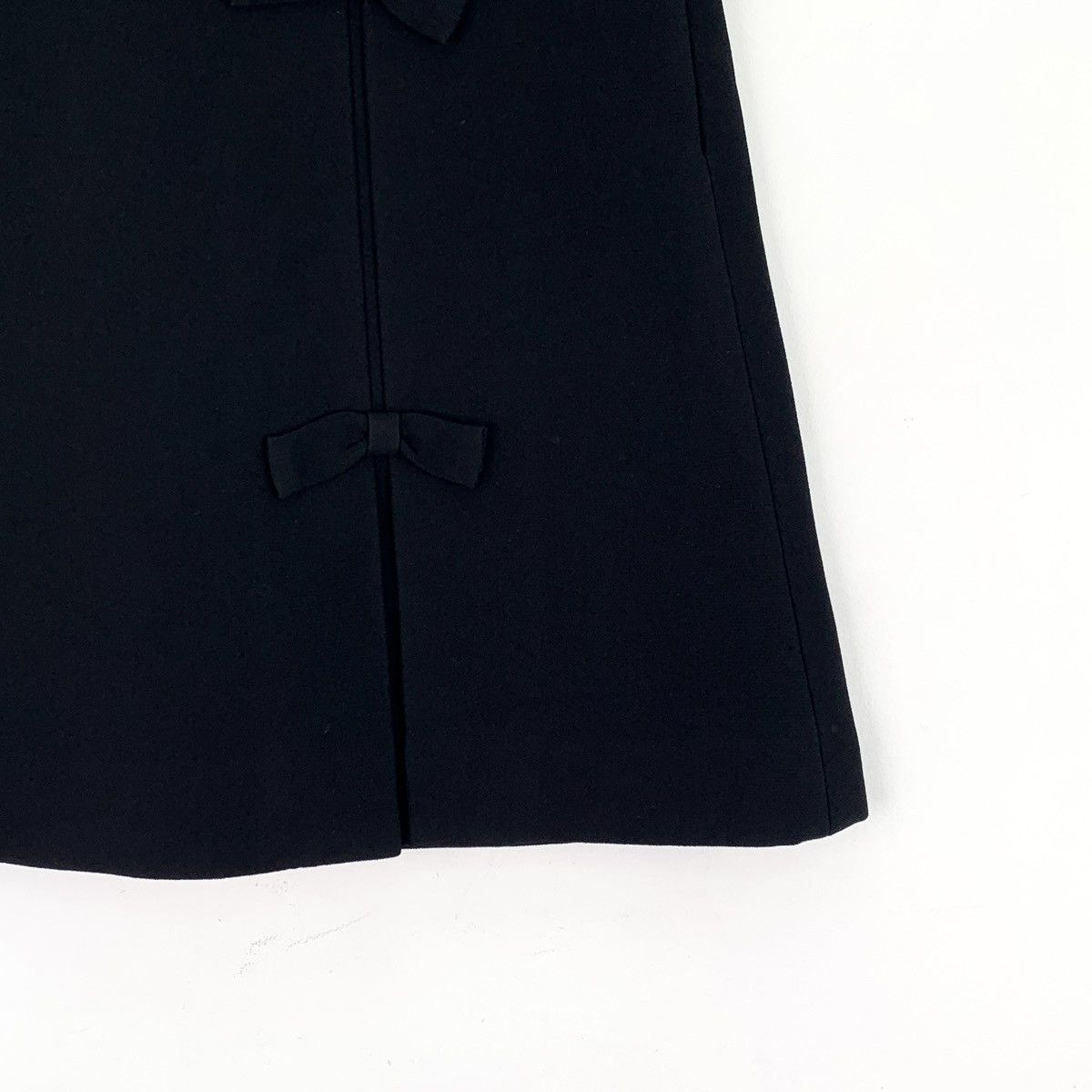 Miu Miu Miu Miu Black Bow Casual Mini Skirt K26WX Size 25" / US 0 / IT 36 - 4 Thumbnail