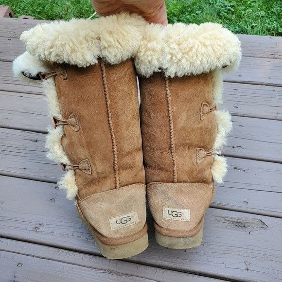 Ugg UGG Bailey Button Triplet Chestnut Suede Sheepskin Boots Size US 9 / IT 39 - 5 Thumbnail