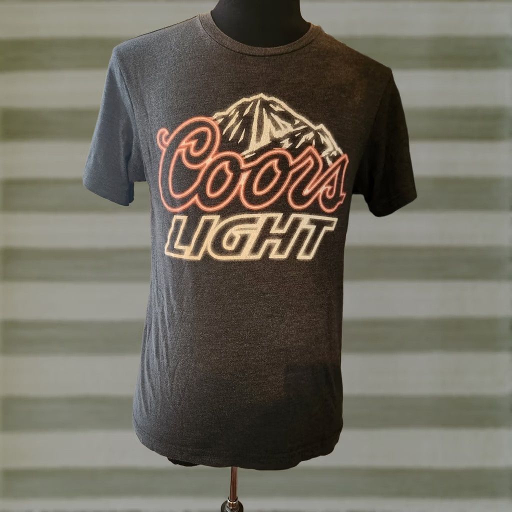 Old Navy OLD NAVY Collectabilitees T-Shirt Coors Light Beer Print Gray Size S Men Vintage? No Size US S / EU 44-46 / 1 - 1 Thumbnail