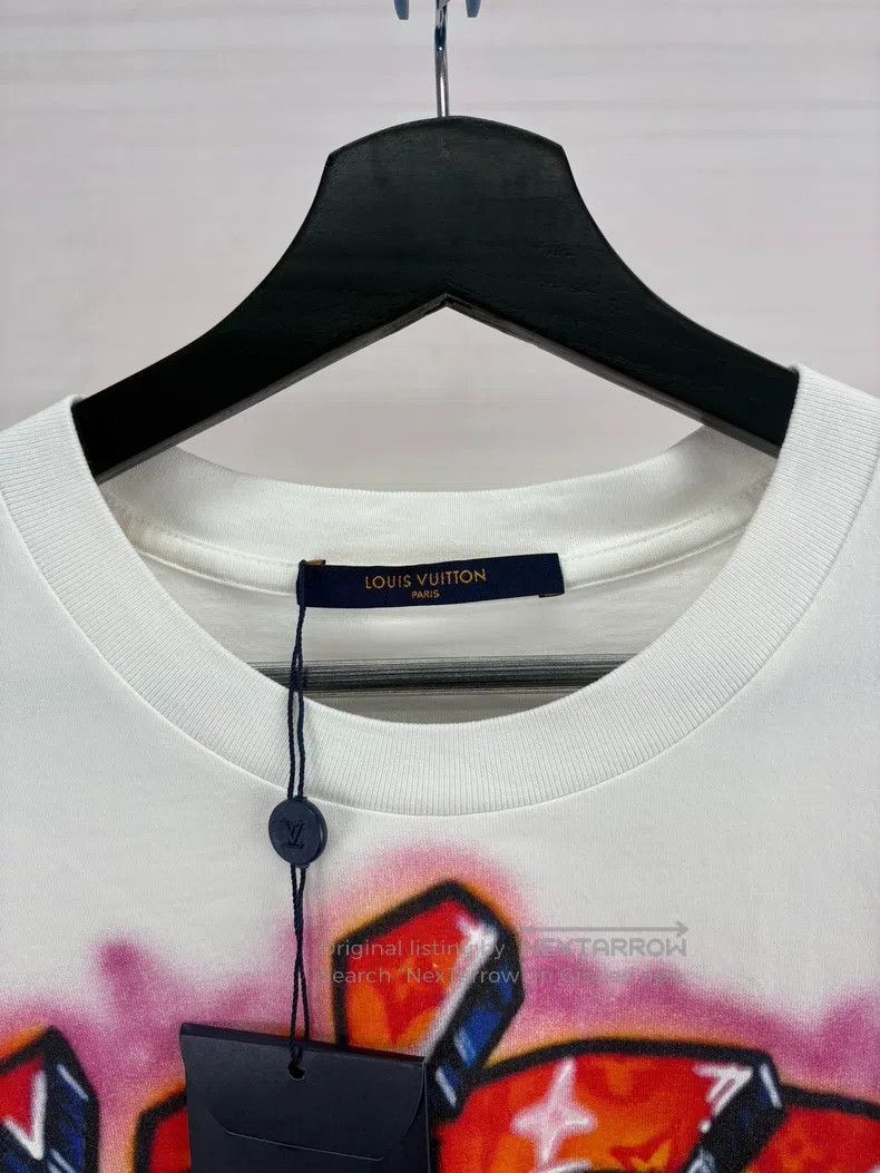 Louis Vuitton Louis Vuitton Burst printed logo short sleeves Size US L / EU 52-54 / 3 - 3 Thumbnail