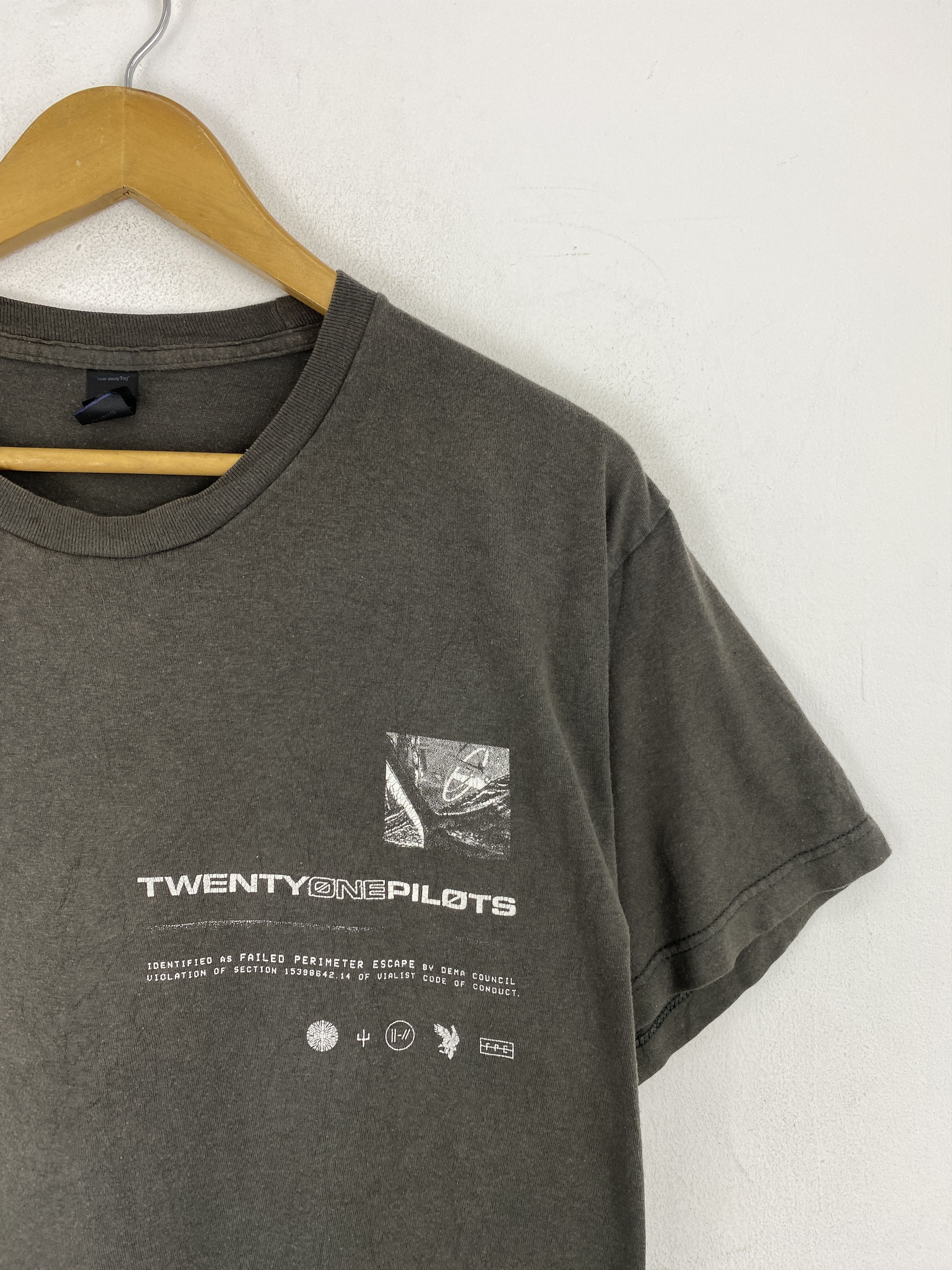 Band Tees × Vintage Vintage Twenty One Pilots Band Tee Shirt Size US L / EU 52-54 / 3 - 10 Thumbnail