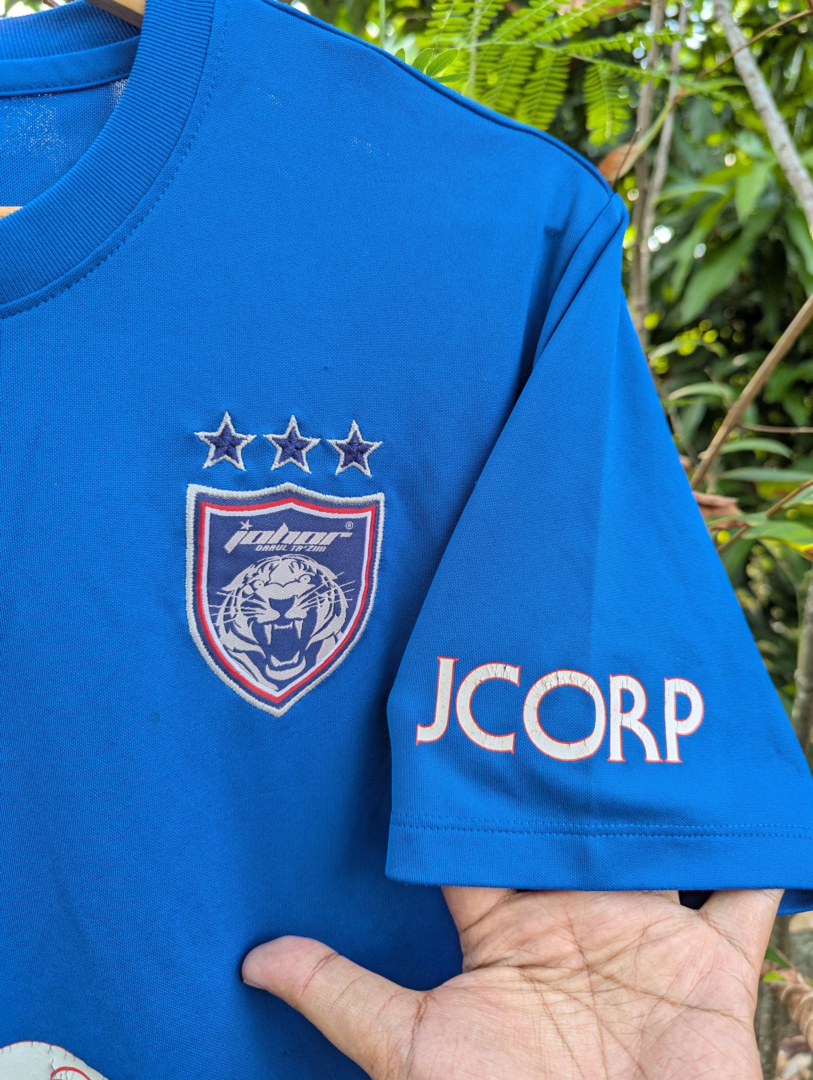 Nike NIKE JOHOR JDT 2017 FOOTBALL SHIRT JERSEY Size US M / EU 48-50 / 2 - 4 Thumbnail