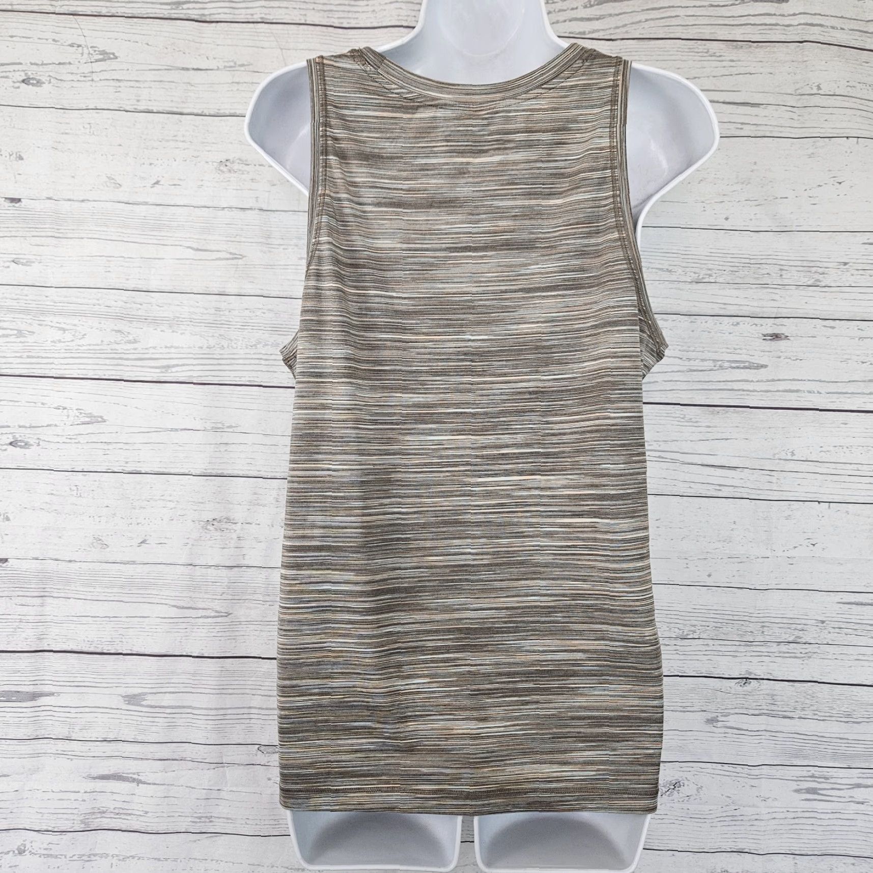 Athleta Athleta Womens Tank Top M Gray Blue Basic Tank Womens Medium Gray Activewear 90s? Size M / US 6-8 / IT 42-44 - 3 Thumbnail