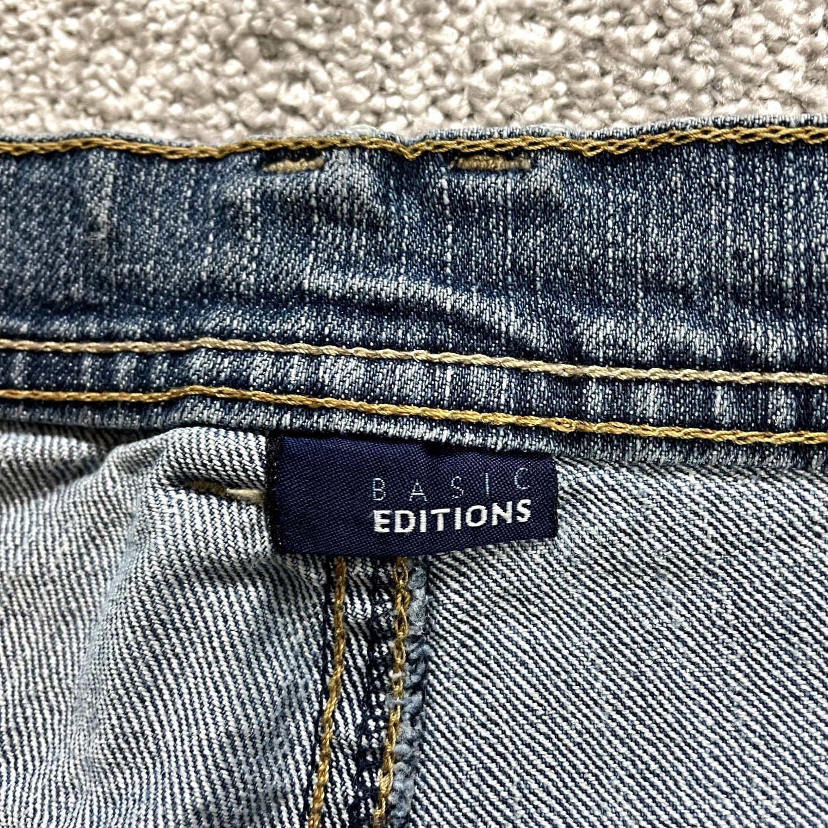 Basic Editions Basic Editions Shorts Womens 16 Blue Denim Dark Wash Jean High Rise 10" Inseam Size 38" / US 16 / IT 52 - 7 Thumbnail