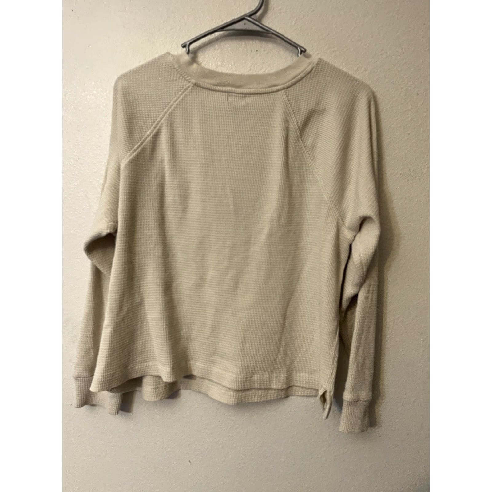 Gap GAP Women M Waffle-Knit Pullover V Neck Lightweight Thermal Longsleeve Beige Shirt (T-Shirt) Mens Women Boys Girls Size M / US 6-8 / IT 42-44 - 3 Thumbnail