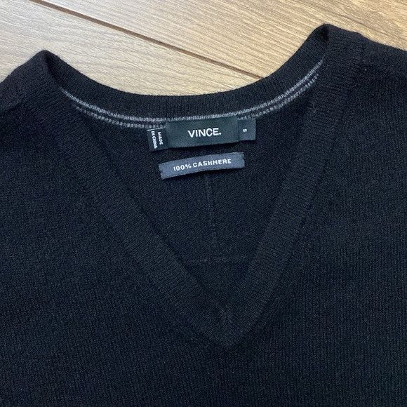Vince Vince Cashmere V-Neck Sweater Size US S / EU 44-46 / 1 - 4 Thumbnail