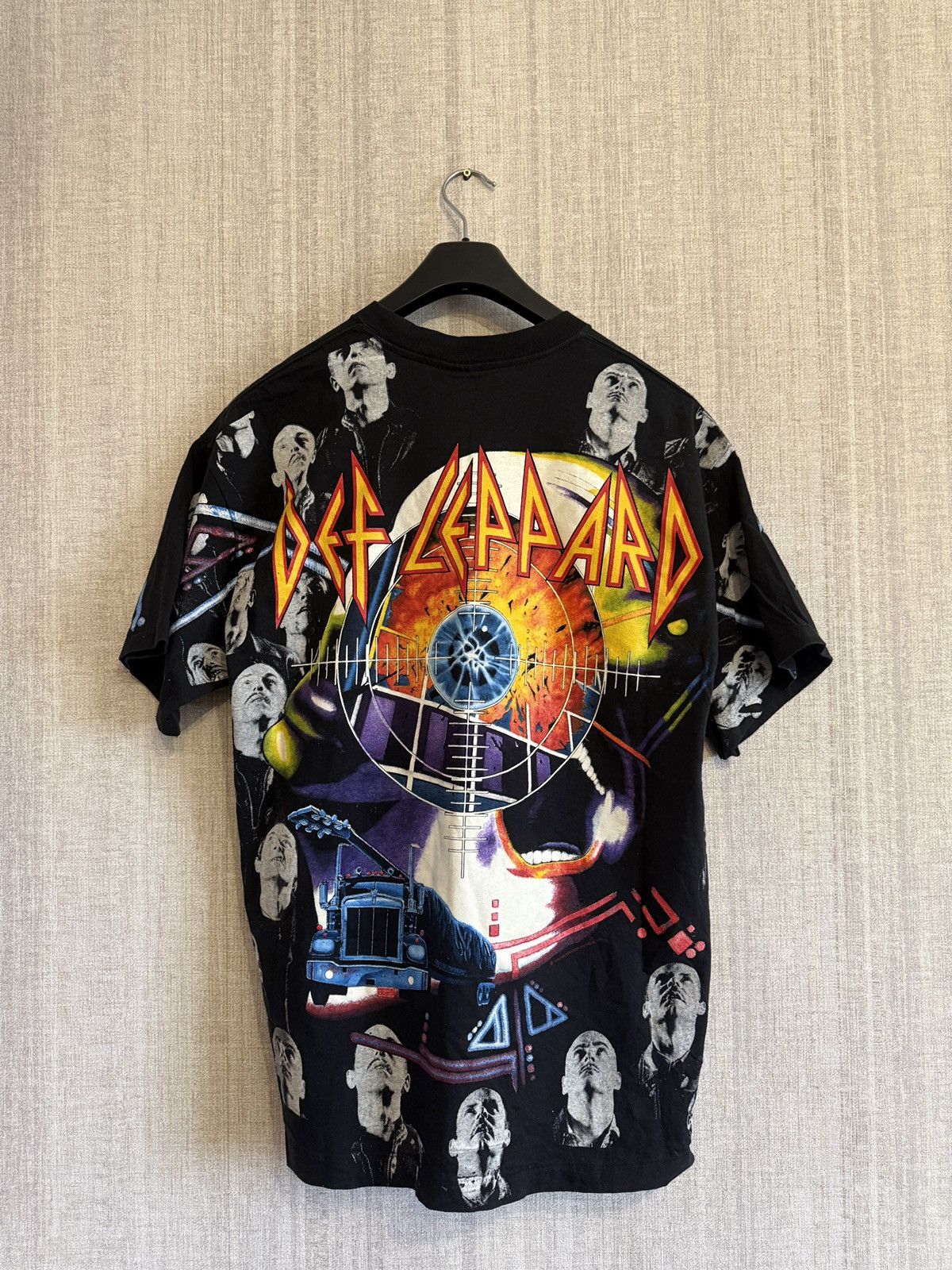 Band Tees Vintage all over print 1992 Def Leppard shirt rare XL Size US XL / EU 56 / 4 - 1 Thumbnail