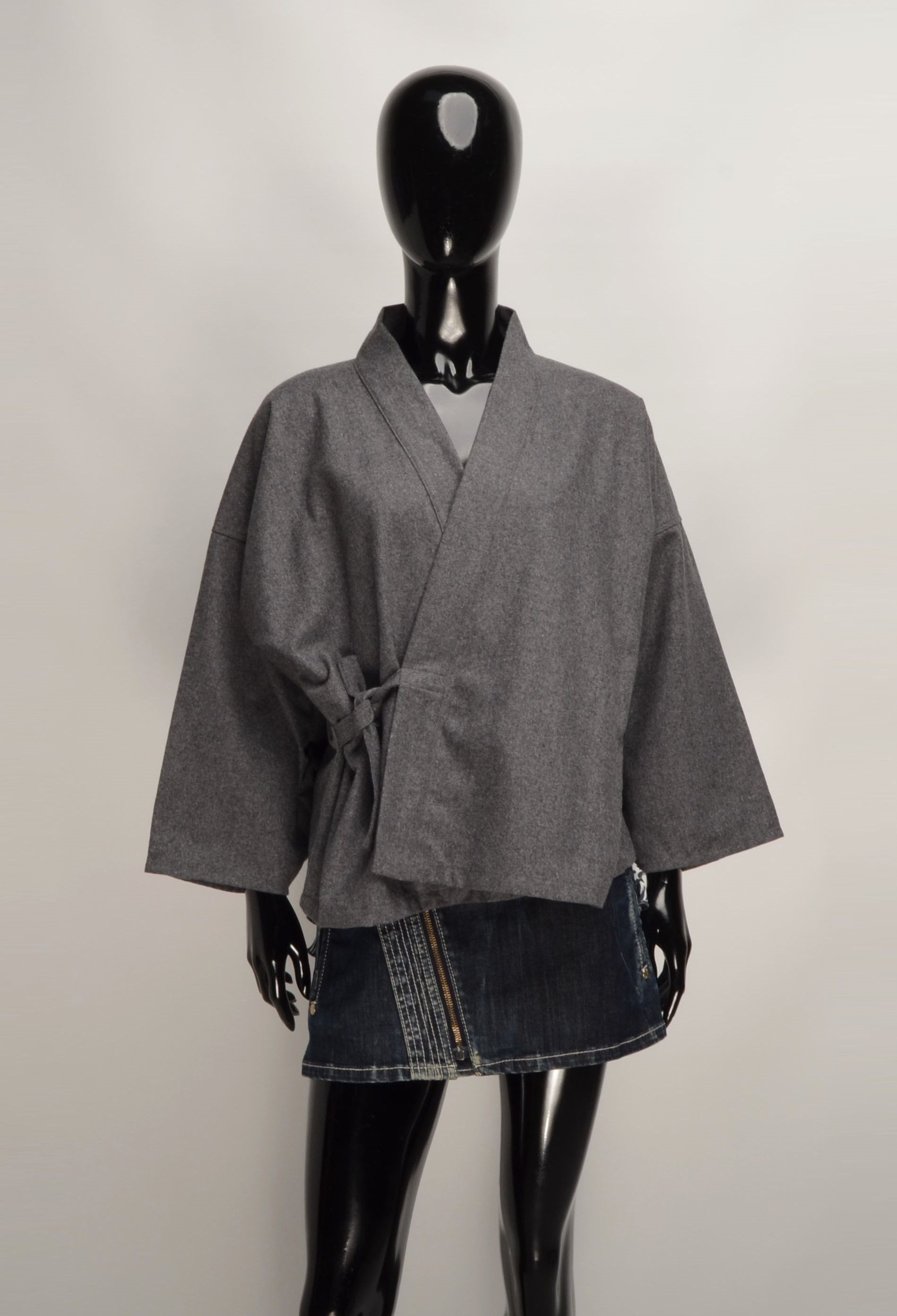 Other Girls of Dust Wool Blend Gray Wrap Cropped Kimono Size XS / US 0-2 / IT 36-38 - 1 Thumbnail
