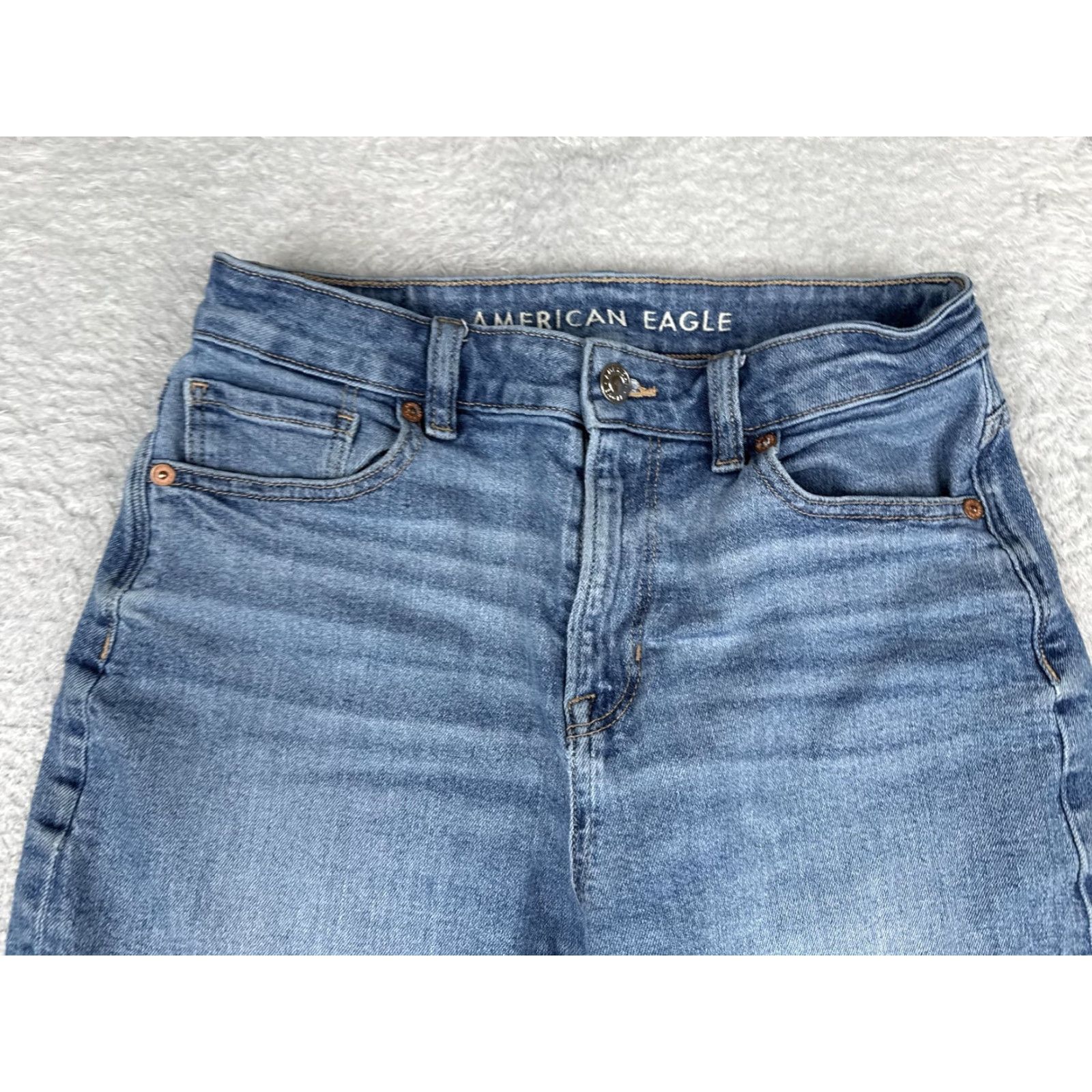 American Eagle Outfitters American Eagle Outfitters Women's Jeans Skinny 4 Short Blue Wash High Rise 26x25 Cropped Mid Rise Denim Stretch 5-Pocket Button Zipper Size 27" / US 4 / IT 40 - 4 Thumbnail