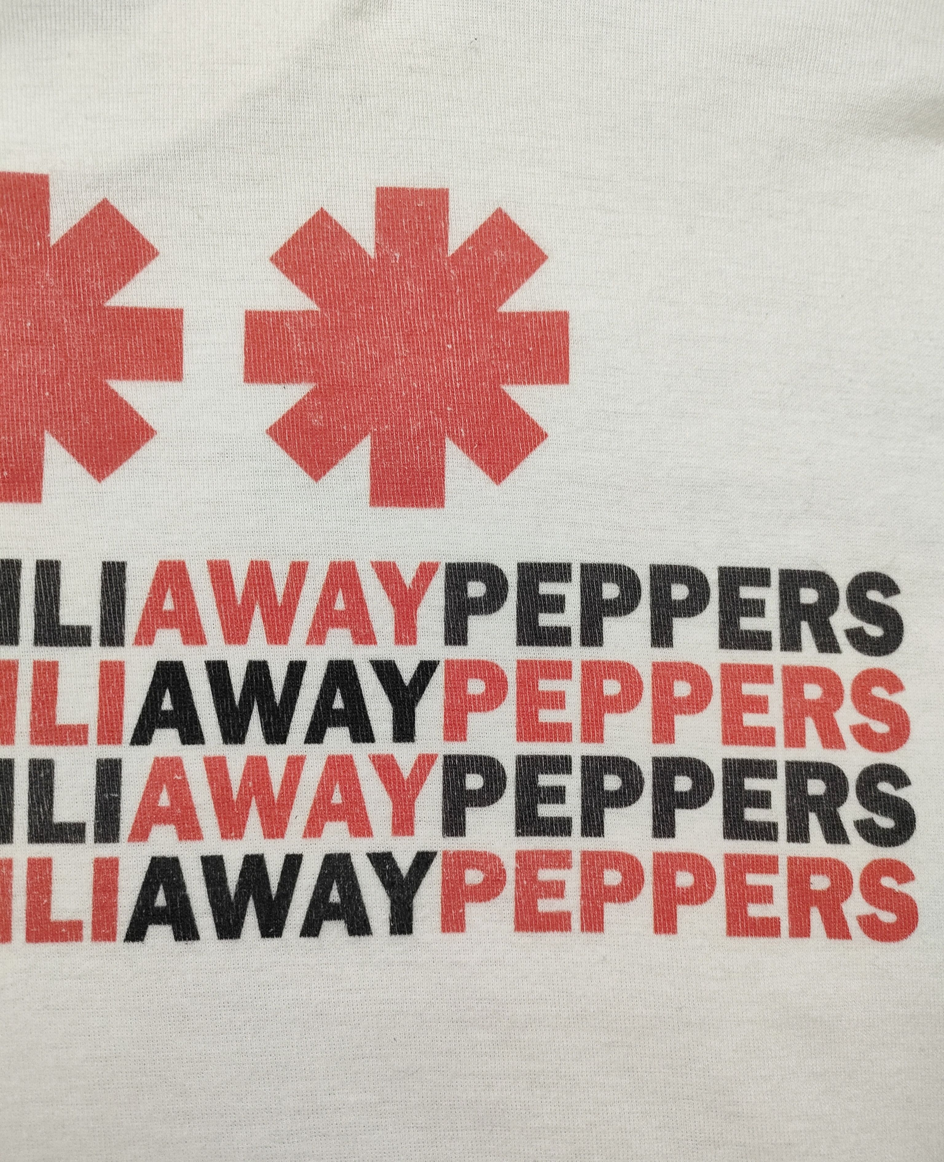 Band Tees 90s RED HOT CHILI PEPPERS 'GIVE IT AWAY' Vintage Band Tee Size US L / EU 52-54 / 3 - 12 Thumbnail