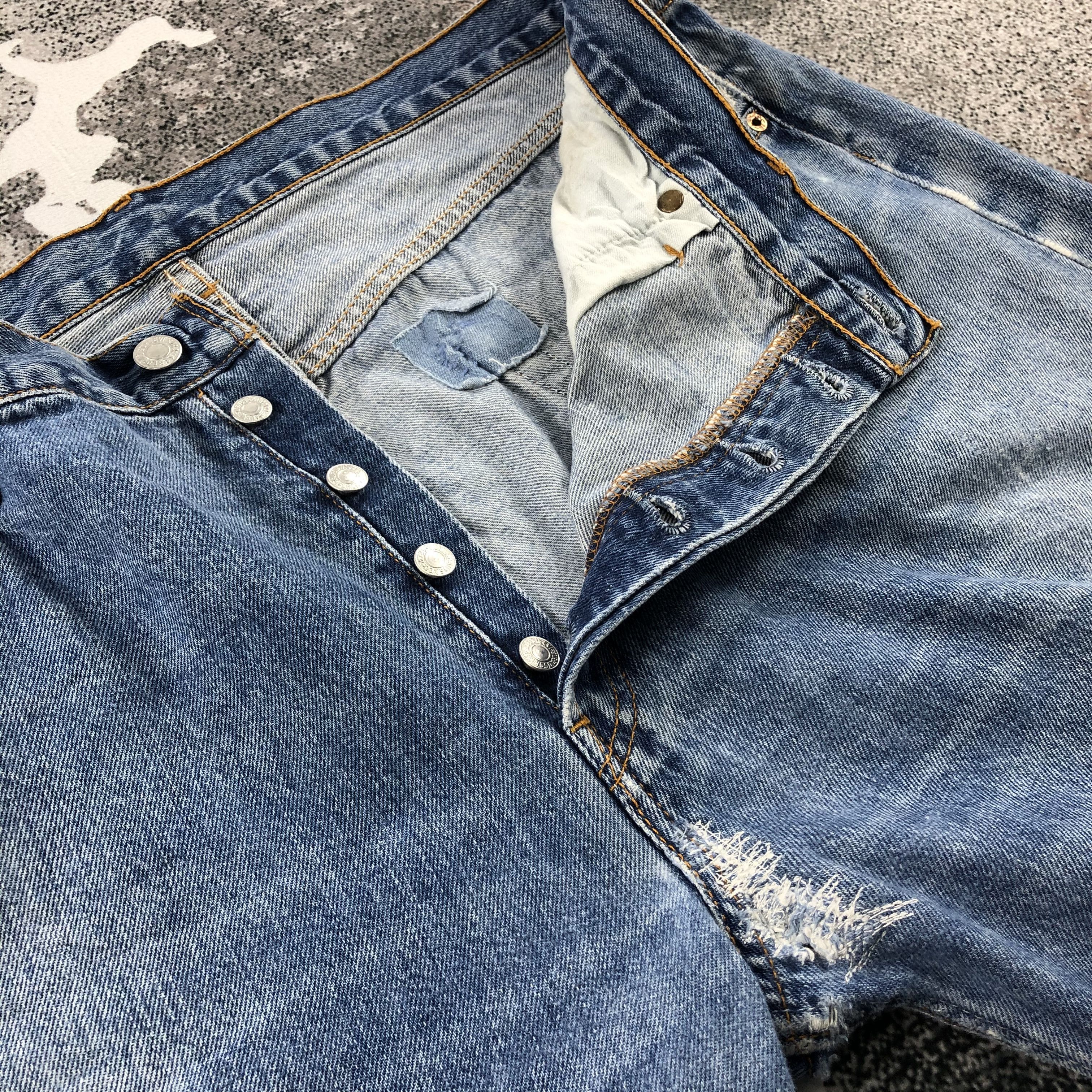 Levi's Vintage Levis 501 Jeans Faded Blue Distressed Denim KJ612 Size US 38 / EU 54 - 9 Thumbnail
