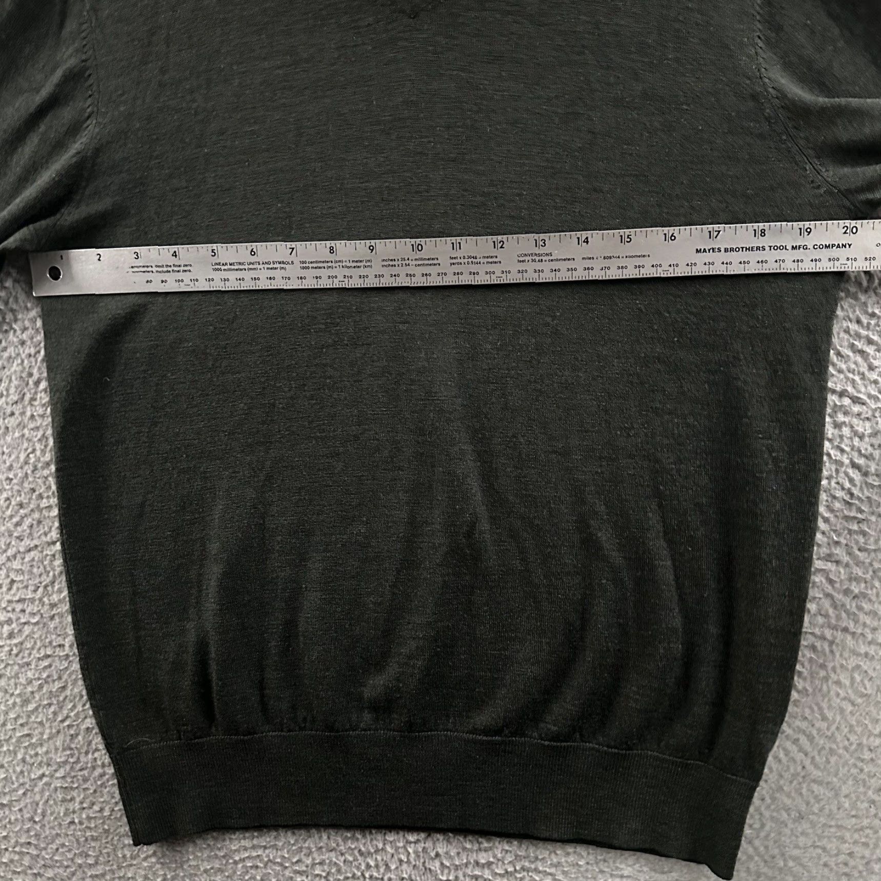Uniqlo Uniqlo Mens Sweater Green Long Sleeve V-Neck 100% Wool Size Medium Size US M / EU 48-50 / 2 - 5 Thumbnail