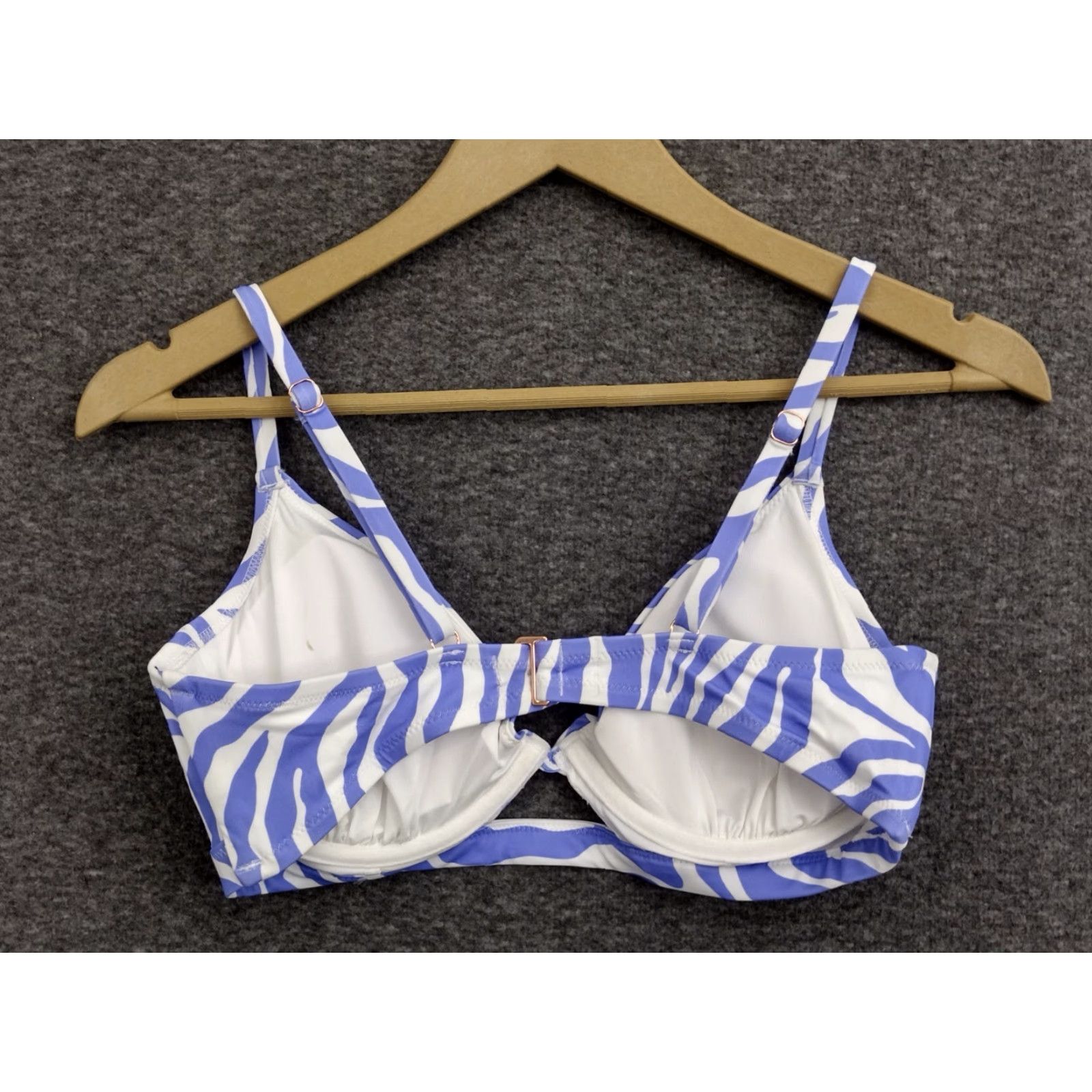 Vintage Shade & Shore Swirl Blue Keyhole Bikini Top Padded 36C Women Swirl Blue Beach Sized 36C Nylon Polyester Spandex Lined Padded Size XS / US 0-2 / IT 36-38 - 2 Thumbnail