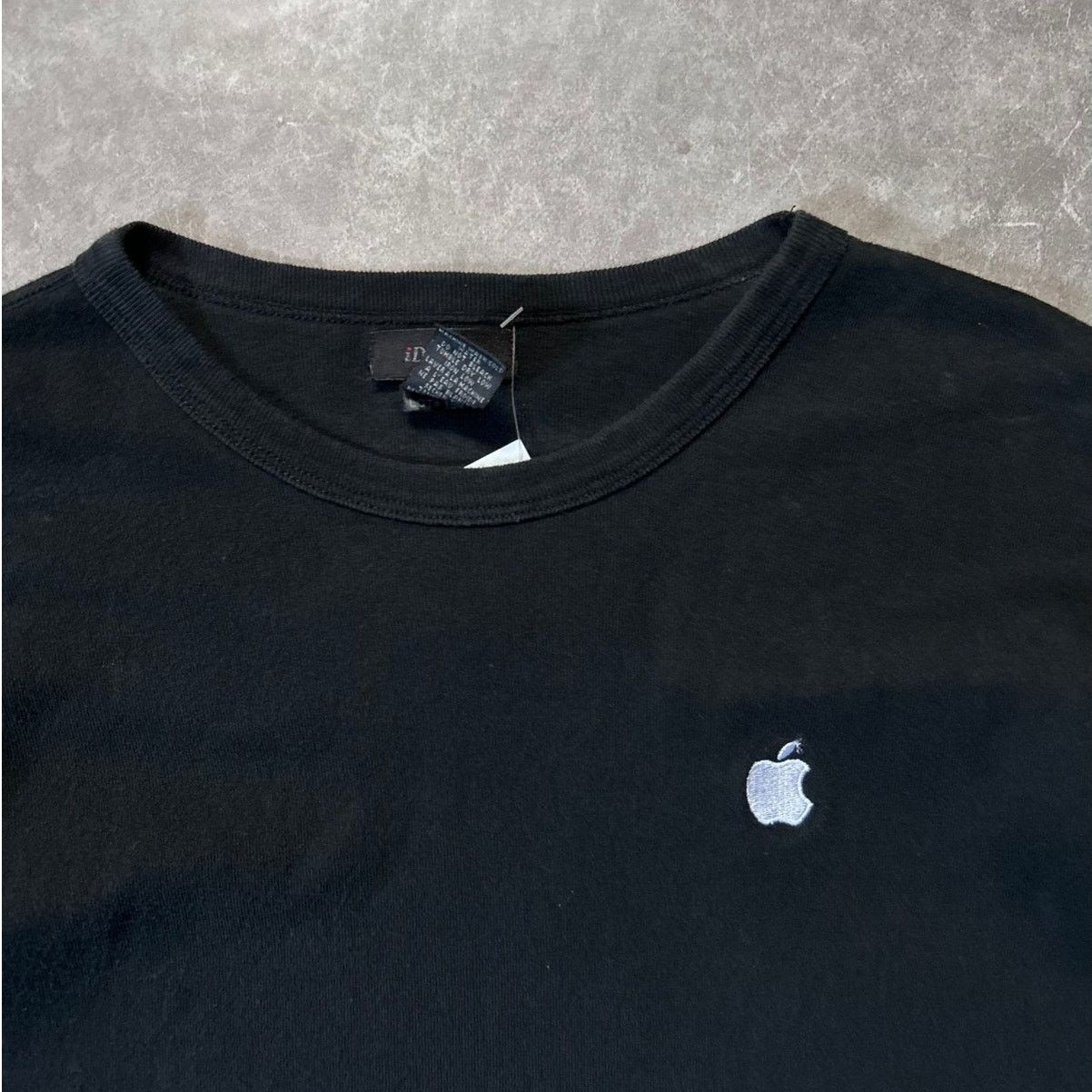 Other 2000s Vintage Apple Embroidered Black T Shirt -L Size US L / EU 52-54 / 3 - 2 Thumbnail
