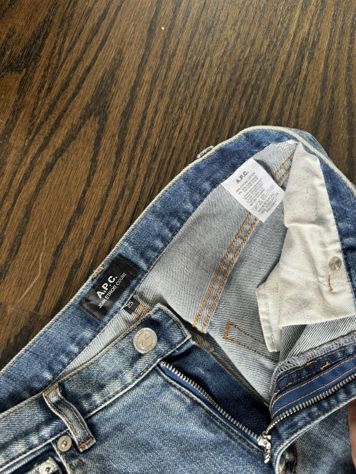A.P.C. Jean Etroit Court Size 25" / US 0 / IT 36 - 2 Thumbnail