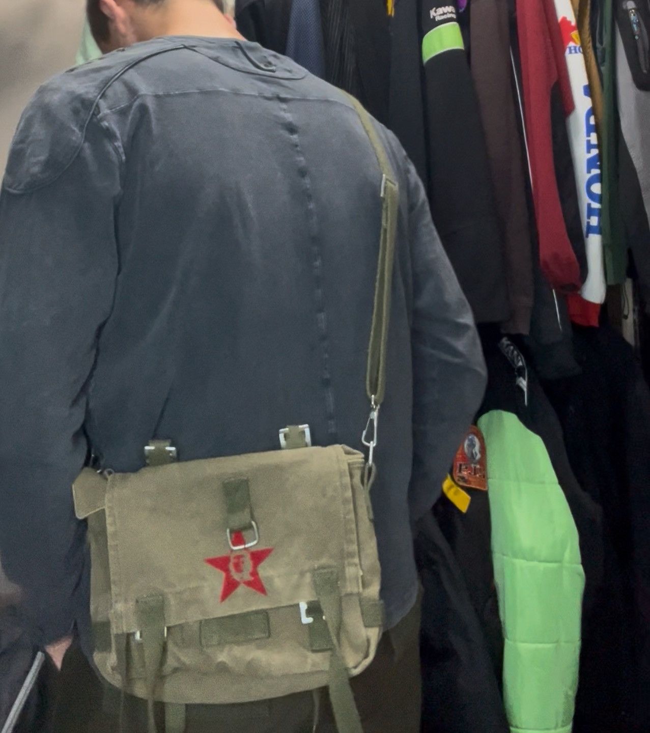 Other Vintage shoulder bag military style y2k patched distressed Size ONE SIZE - 3 Thumbnail