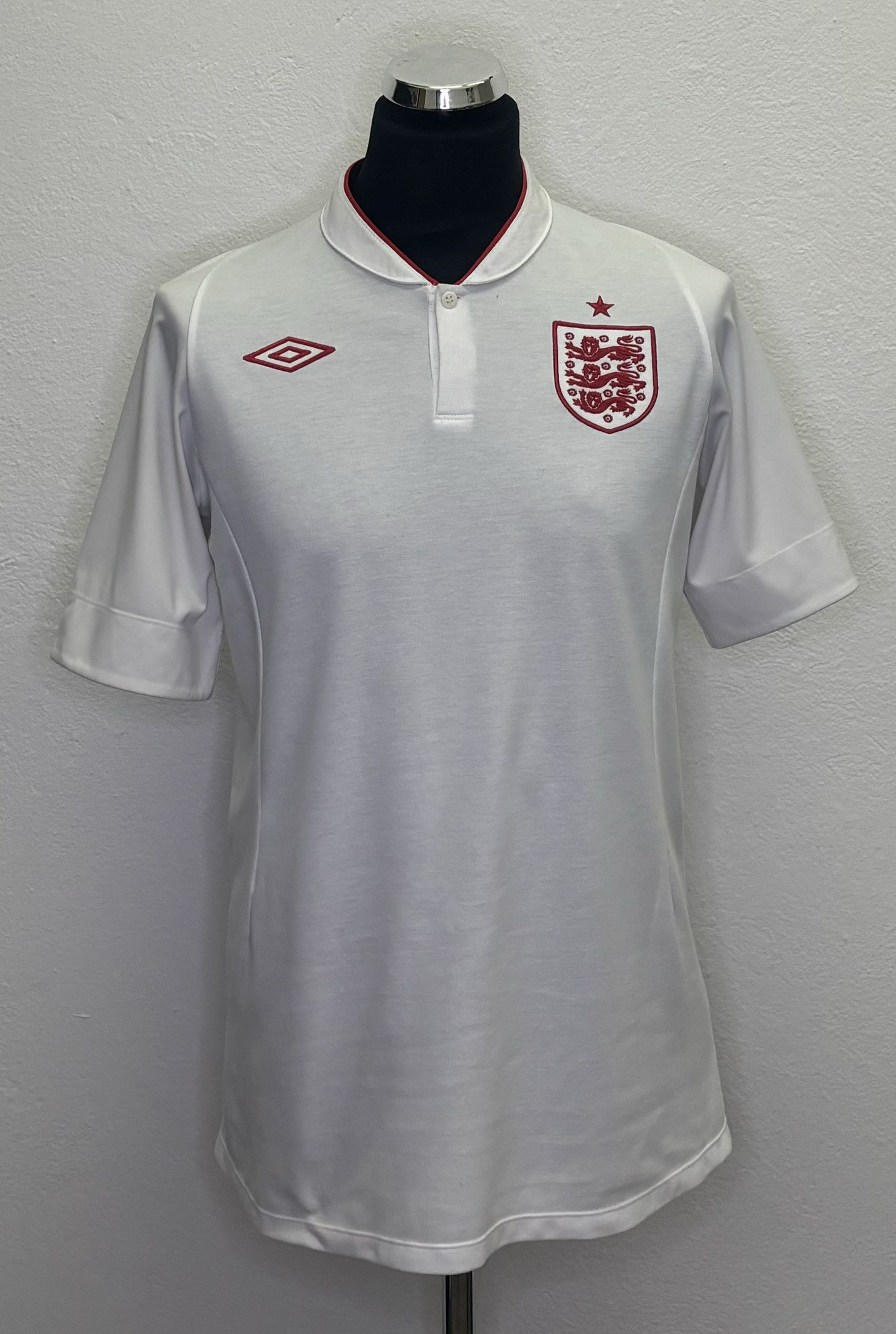 Umbro England 2012 #7 Umbro Football Jersey Size M/L Size US L / EU 52-54 / 3 - 2 Thumbnail