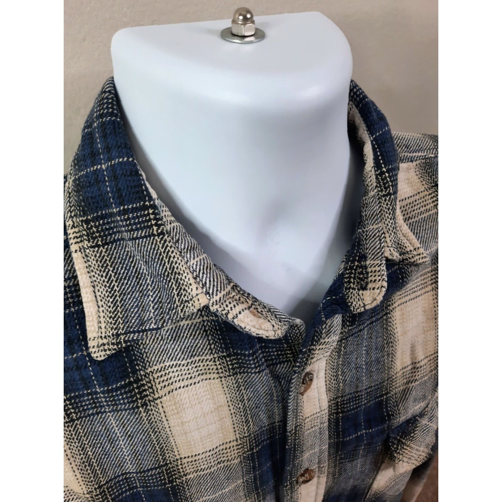 Vintage VINTAGE Field & Stream Thick Heavy Flannel Shirt Mens L Blue Beige Plaid T4F Size US L / EU 52-54 / 3 - 3 Thumbnail