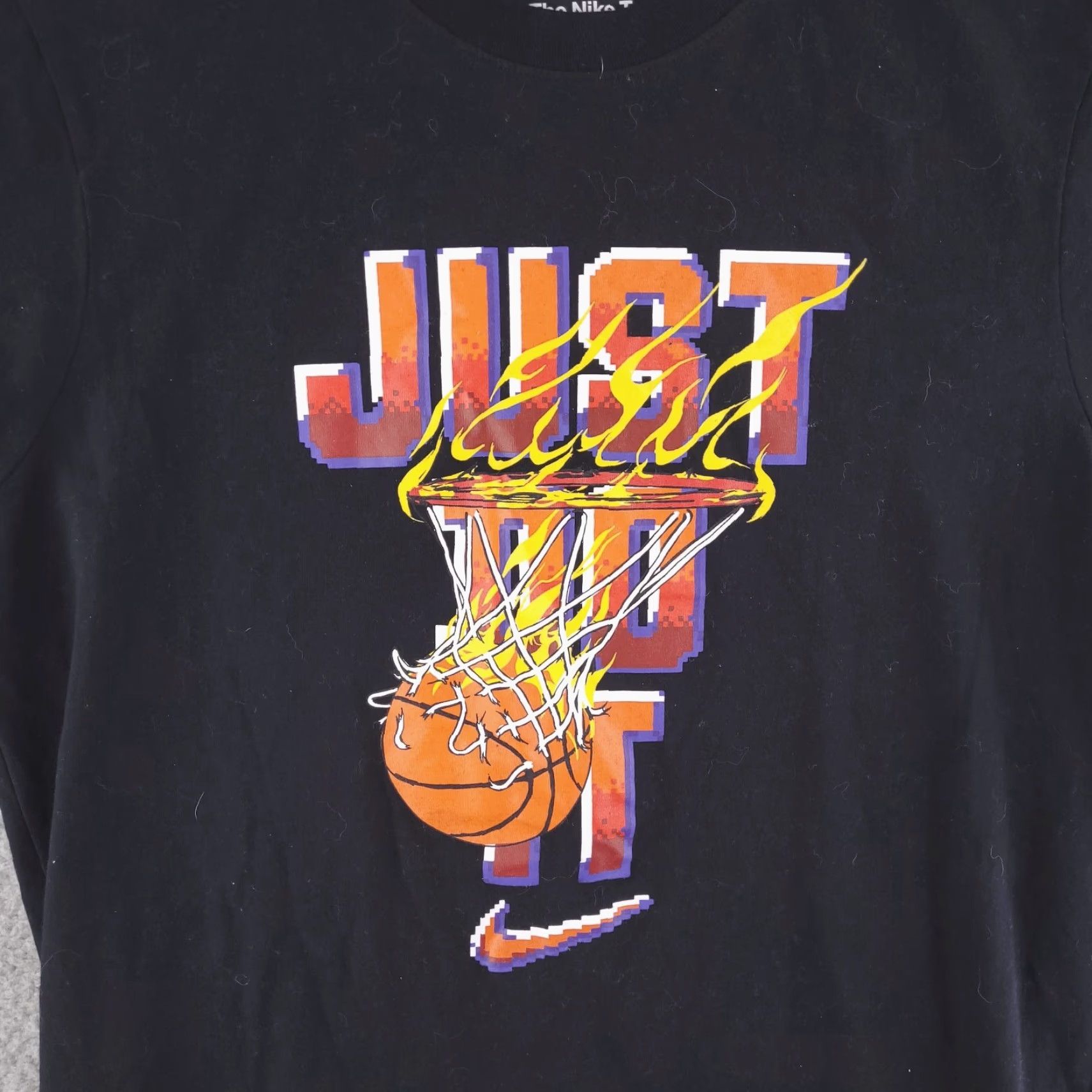 Nike Nike Shirt Mens Small Black Nike Tee Short Sleeve Fire Video Game Graphic Size US S / EU 44-46 / 1 - 3 Thumbnail