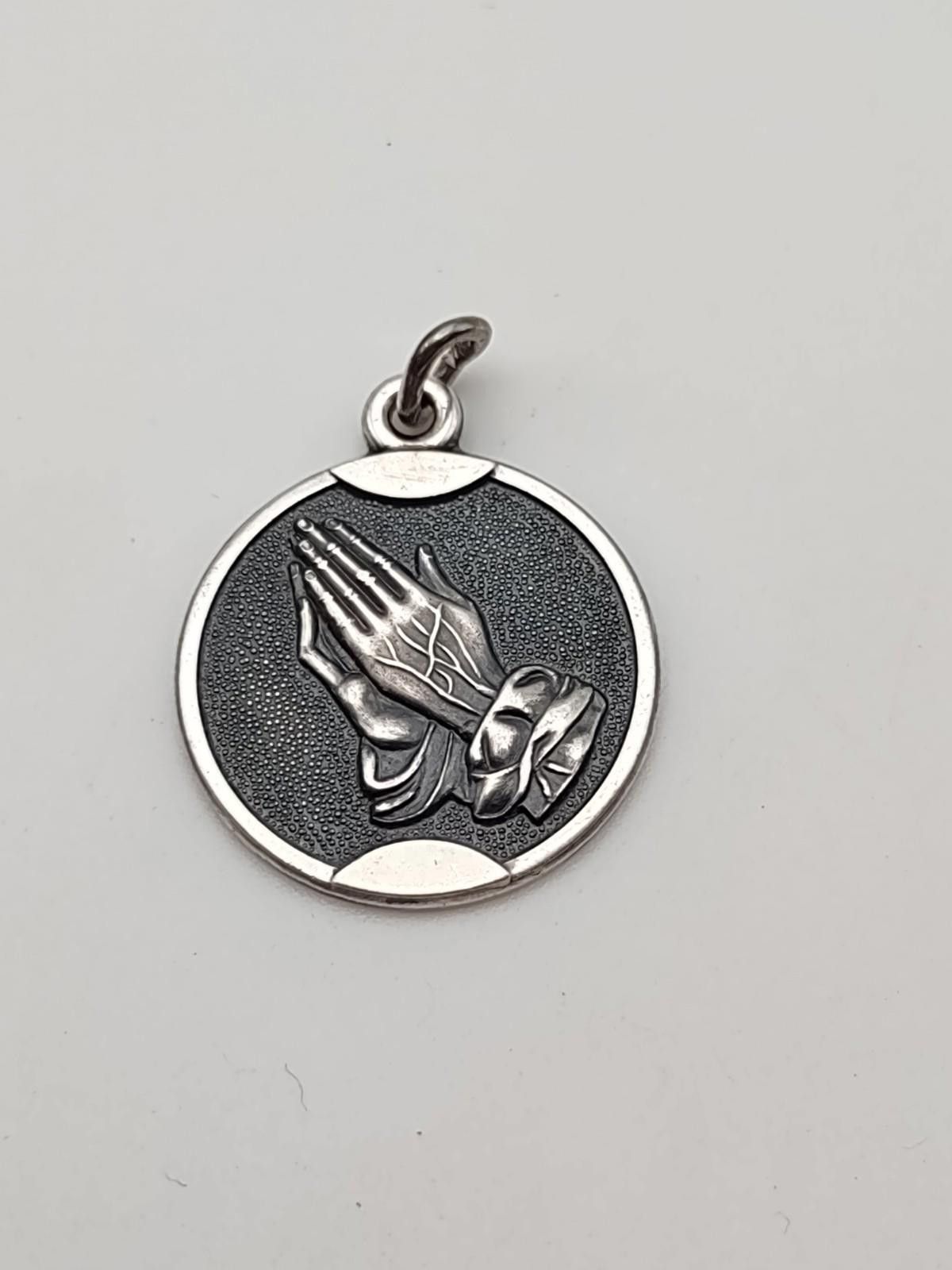 The Unbranded Brand Sterling Silver Serenity Prayer Praying Hands Pendant 925 Size ONE SIZE - 1 Thumbnail