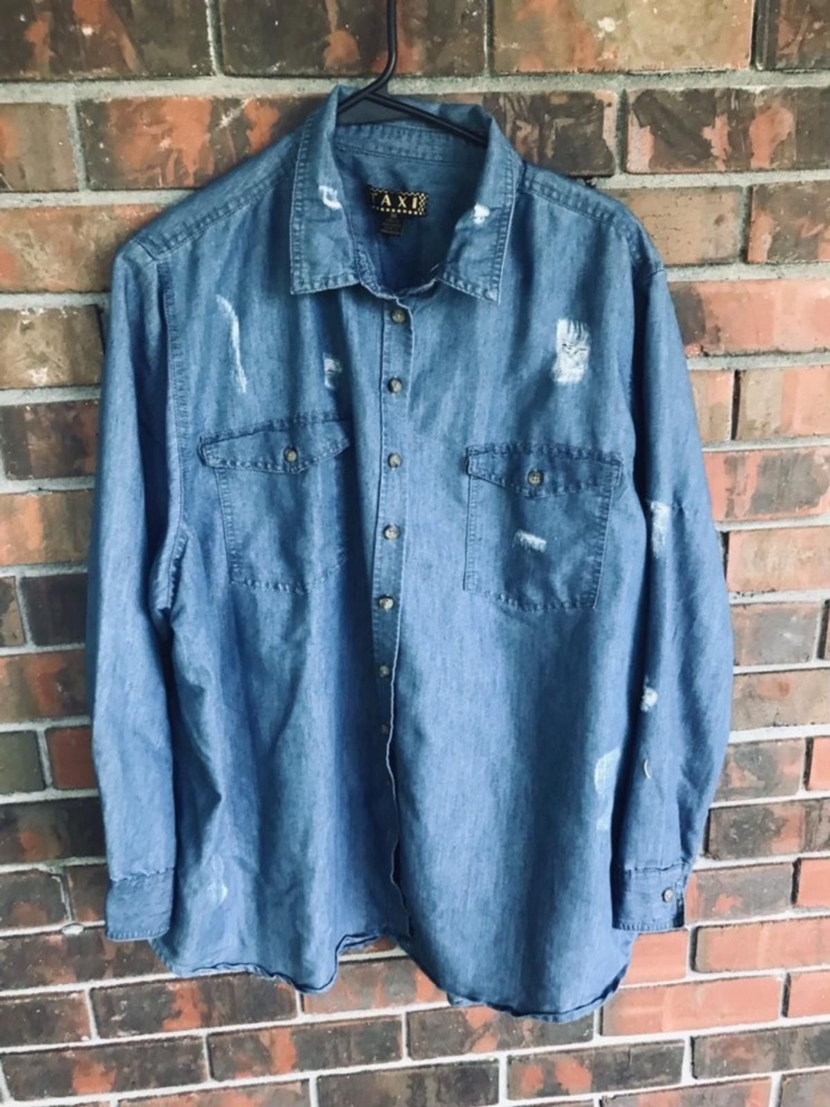 Other Women's Blouse Taxi Size 3X Button Down Distressed Size 3XL / US 20-22 - 1 Thumbnail