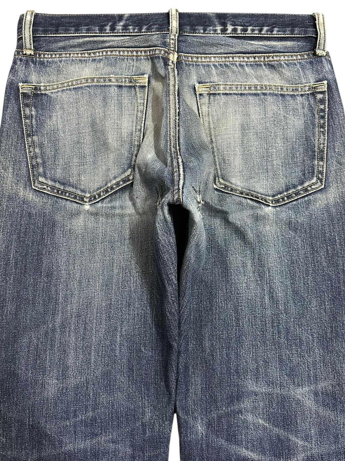 Uniqlo Vintage Japanese Uniqlo Blue Faded Wash Distress Loose Jeans Size US 32 / EU 48 - 5 Thumbnail