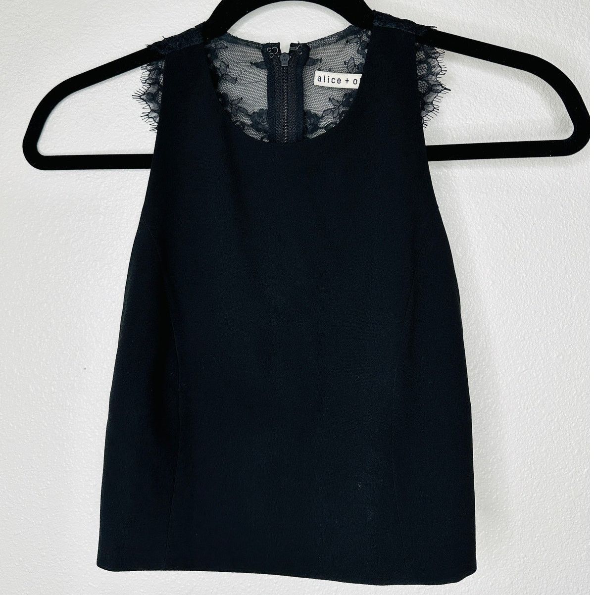 Alice + Olivia Alice + Olivia Crepe de Chine Black Lace Going Out Crop Top Size XS / US 0-2 / IT 36-38 - 3 Thumbnail
