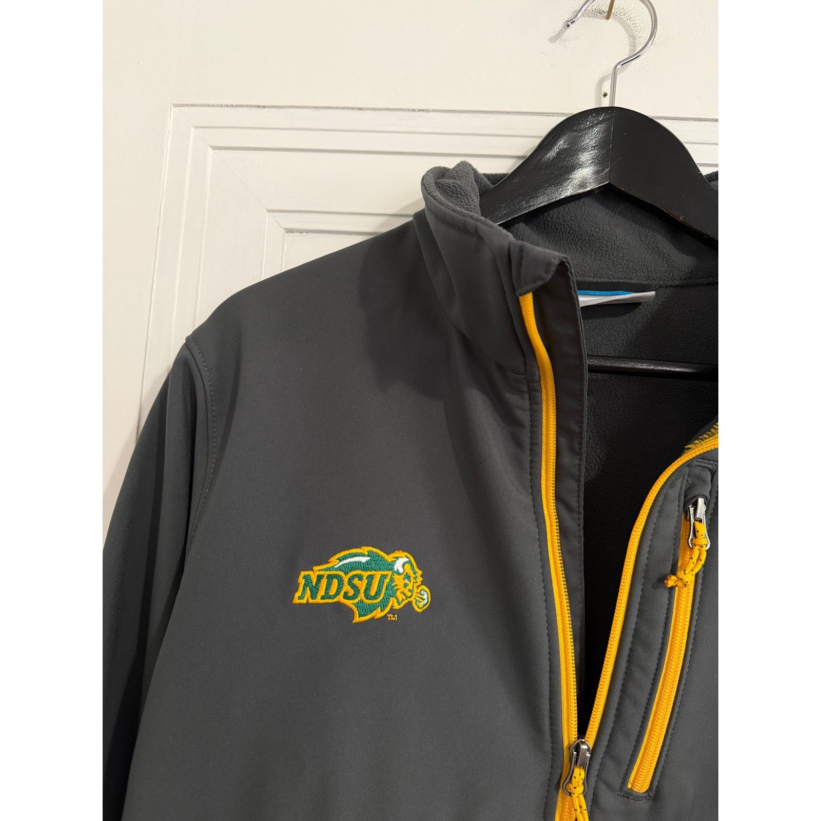 Columbia NDSU Bison Columbia Softshell Performance Jacket Size Medium Size US M / EU 48-50 / 2 - 2 Thumbnail