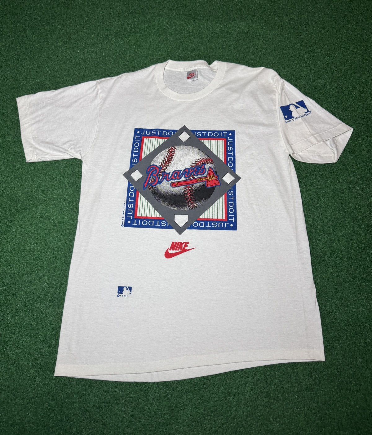 Nike Atlanta Braves Vintage 90s Nike Deion Sanders T Shirt Size US XL / EU 56 / 4 - 1 Thumbnail