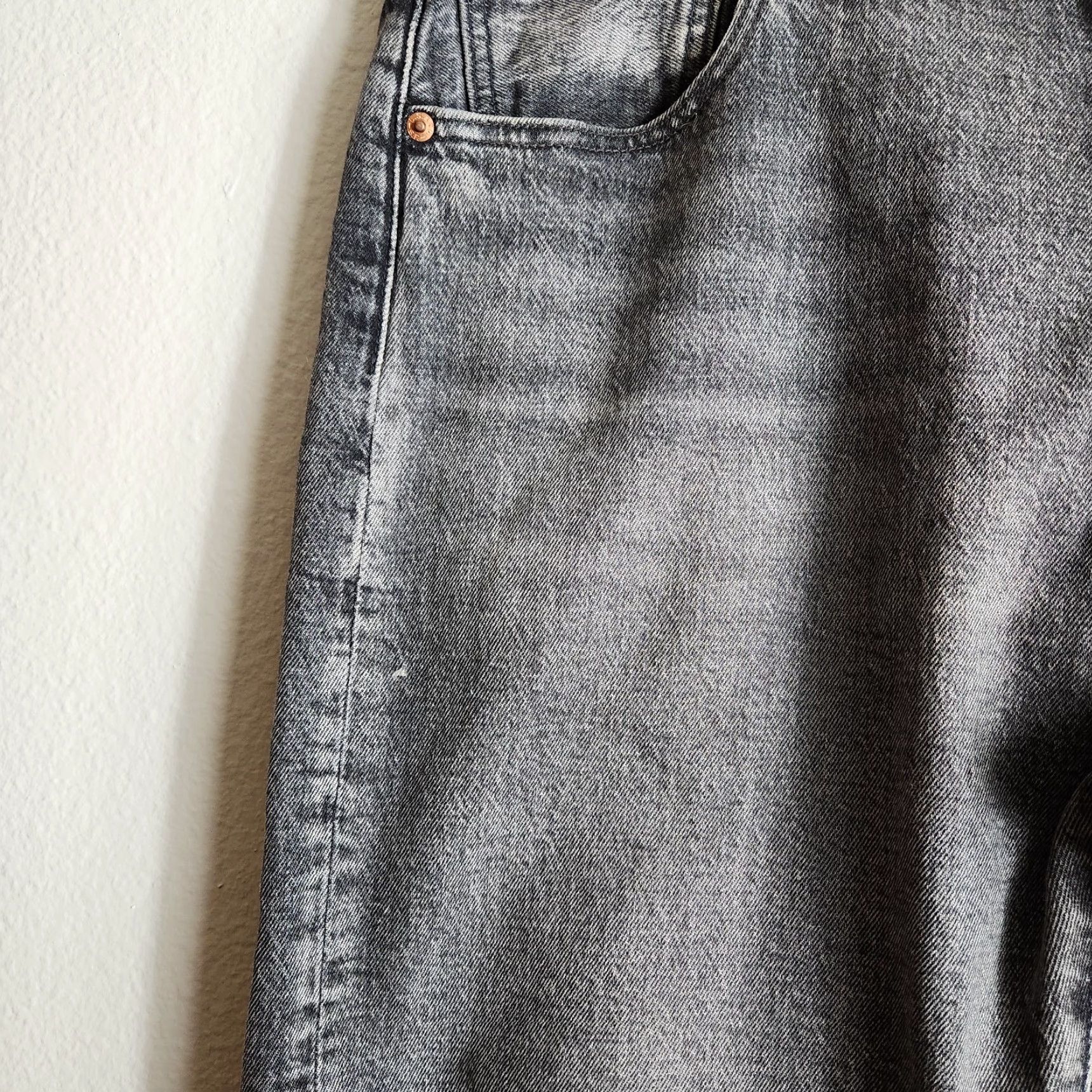 Levi's VINTAGE Levi's 501 Premium XX '93 Mens Faded Black Button Fly Straight Leg Jeans-Size 36x30 EUC Mens Regular Jeans Size US 36 / EU 52 - 5 Thumbnail