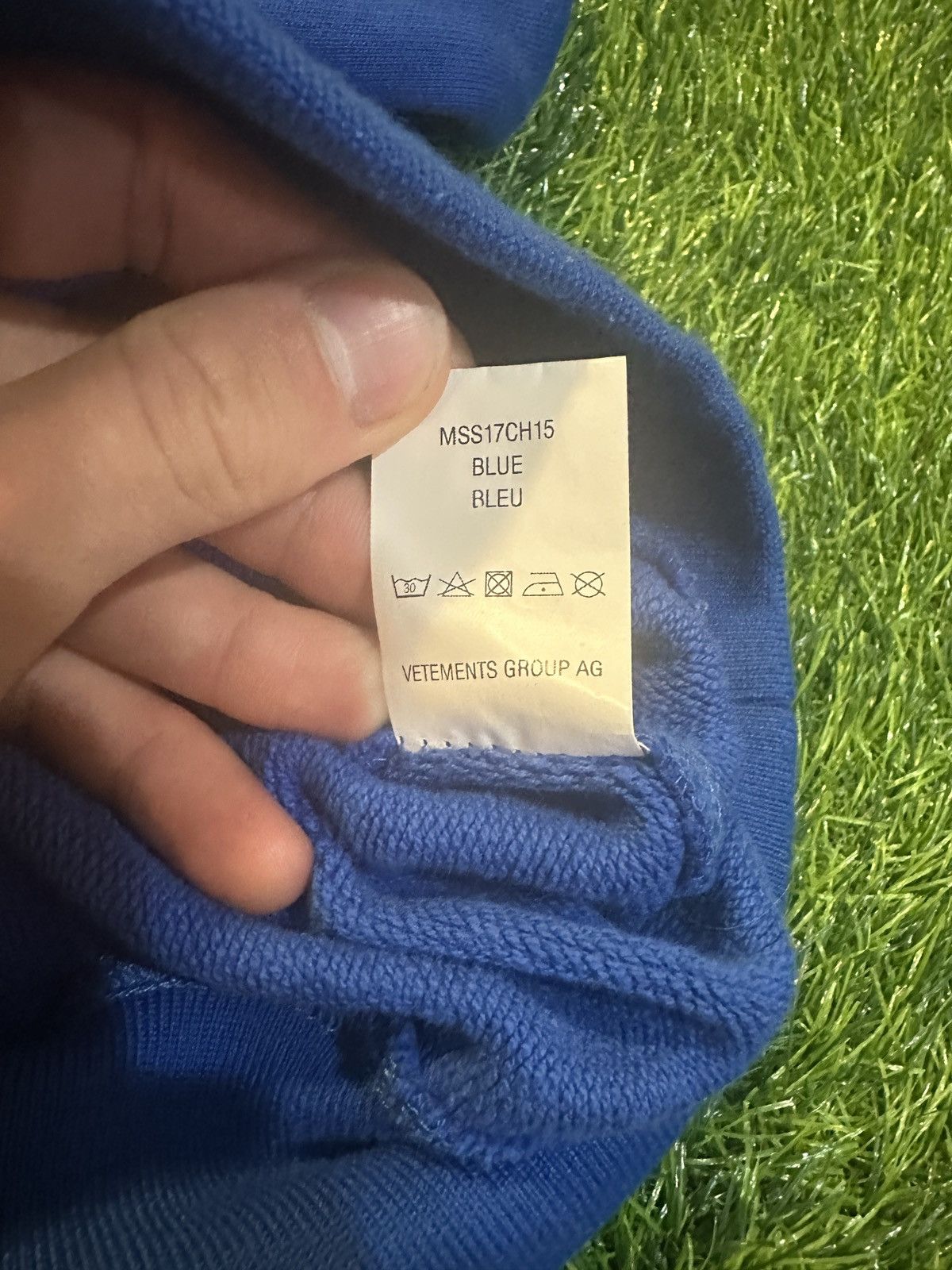 Champion × Vetements Vetements champion ss17 in progress hoodie size medium Size US M / EU 48-50 / 2 - 7 Thumbnail