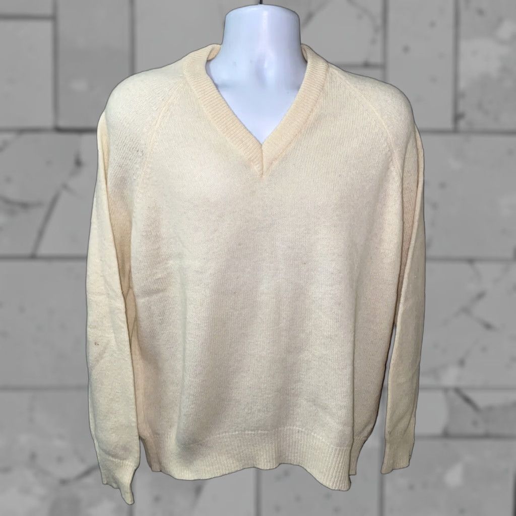 Vintage BERKSHIRE Sweater Adult L Beige Wool Nylon V-Neck 24in Armpit Mens Size US L / EU 52-54 / 3 - 1 Thumbnail