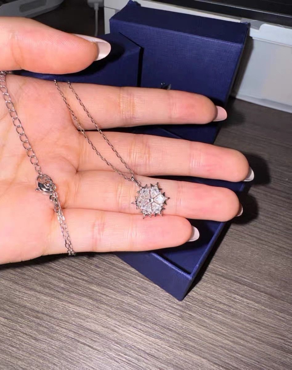 Other Swarovski crystal necklace Size ONE SIZE - 2 Thumbnail