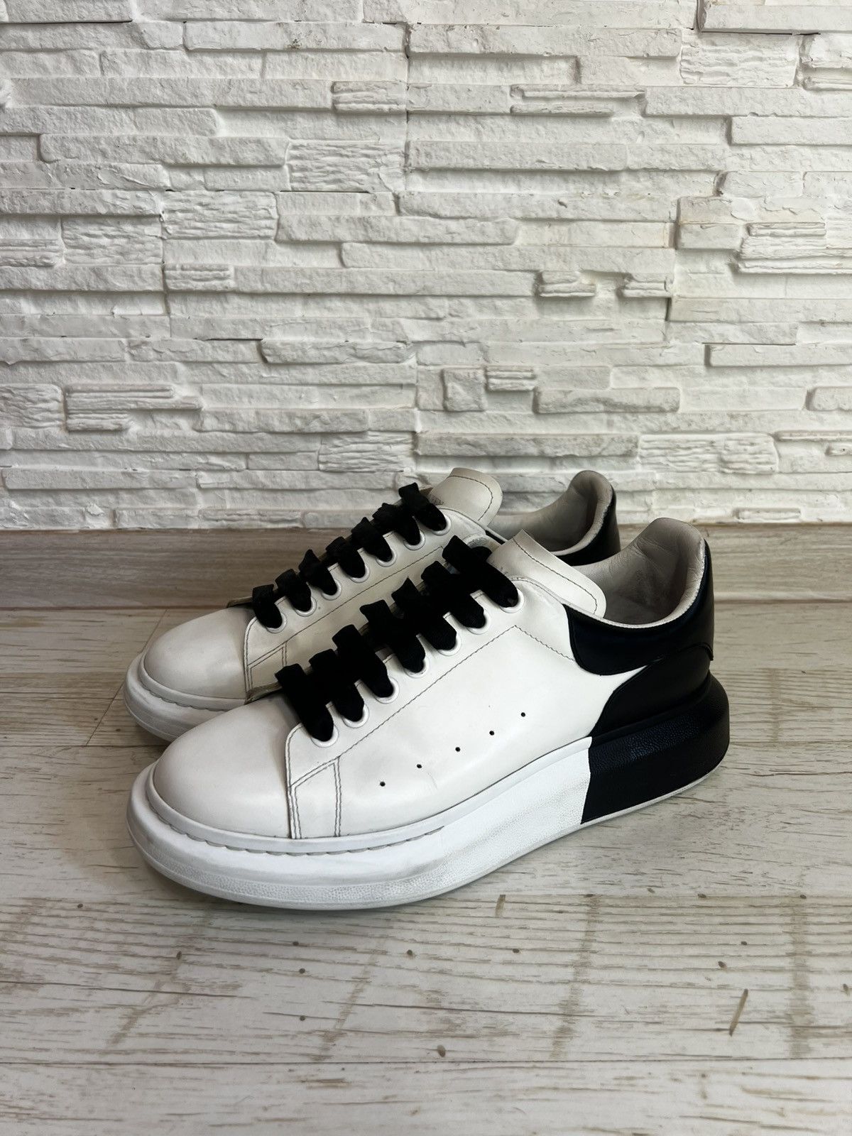 Alexander McQueen Alexander McQueen Oversized Leather Sneakers Size 42 Size US 9 / EU 42 - 1 Thumbnail