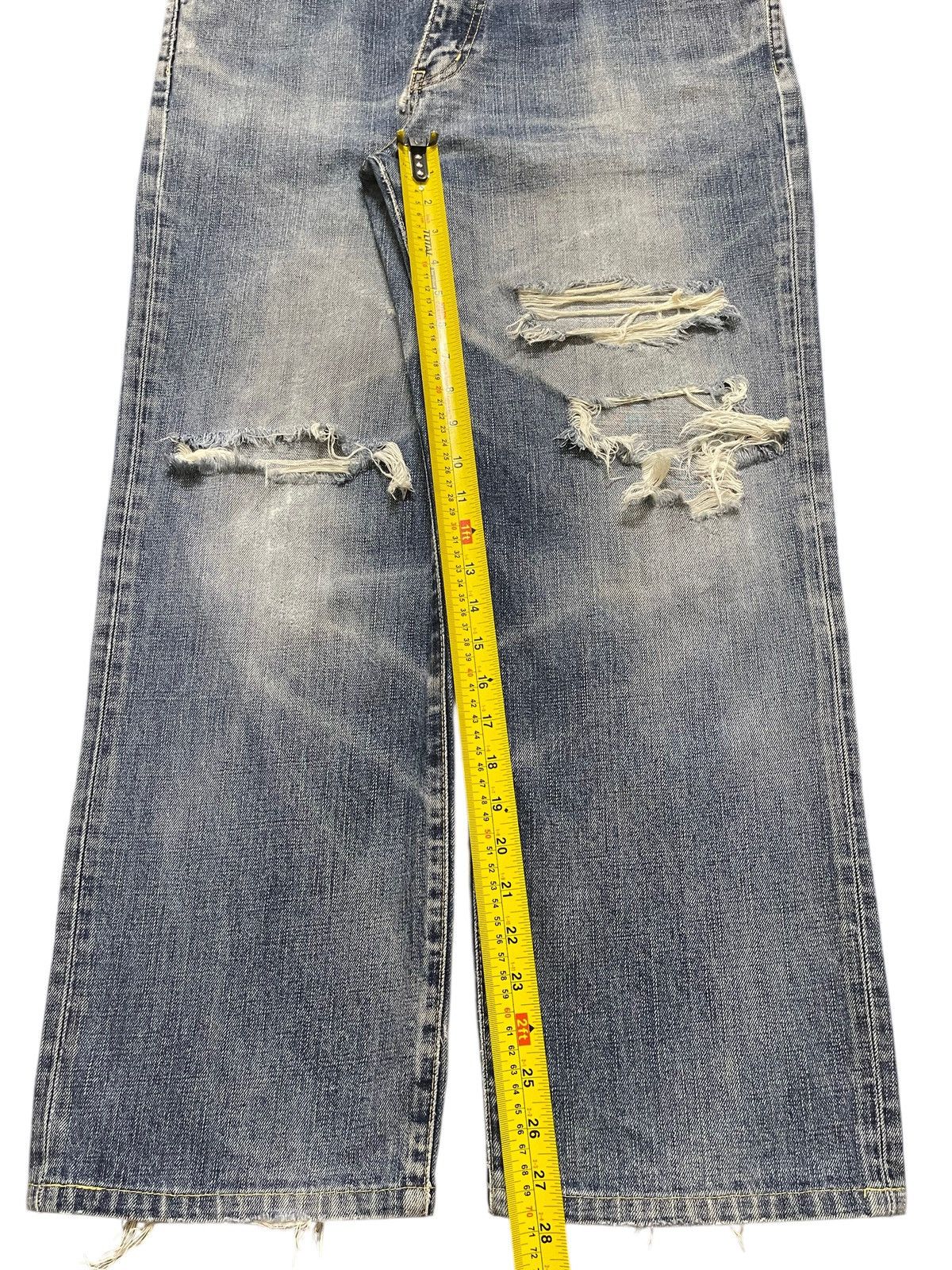 Uniqlo Vintage Uniqlo Blue Faded Wash Distressed Destroy Baggy Jean Size US 36 / EU 52 - 13 Thumbnail