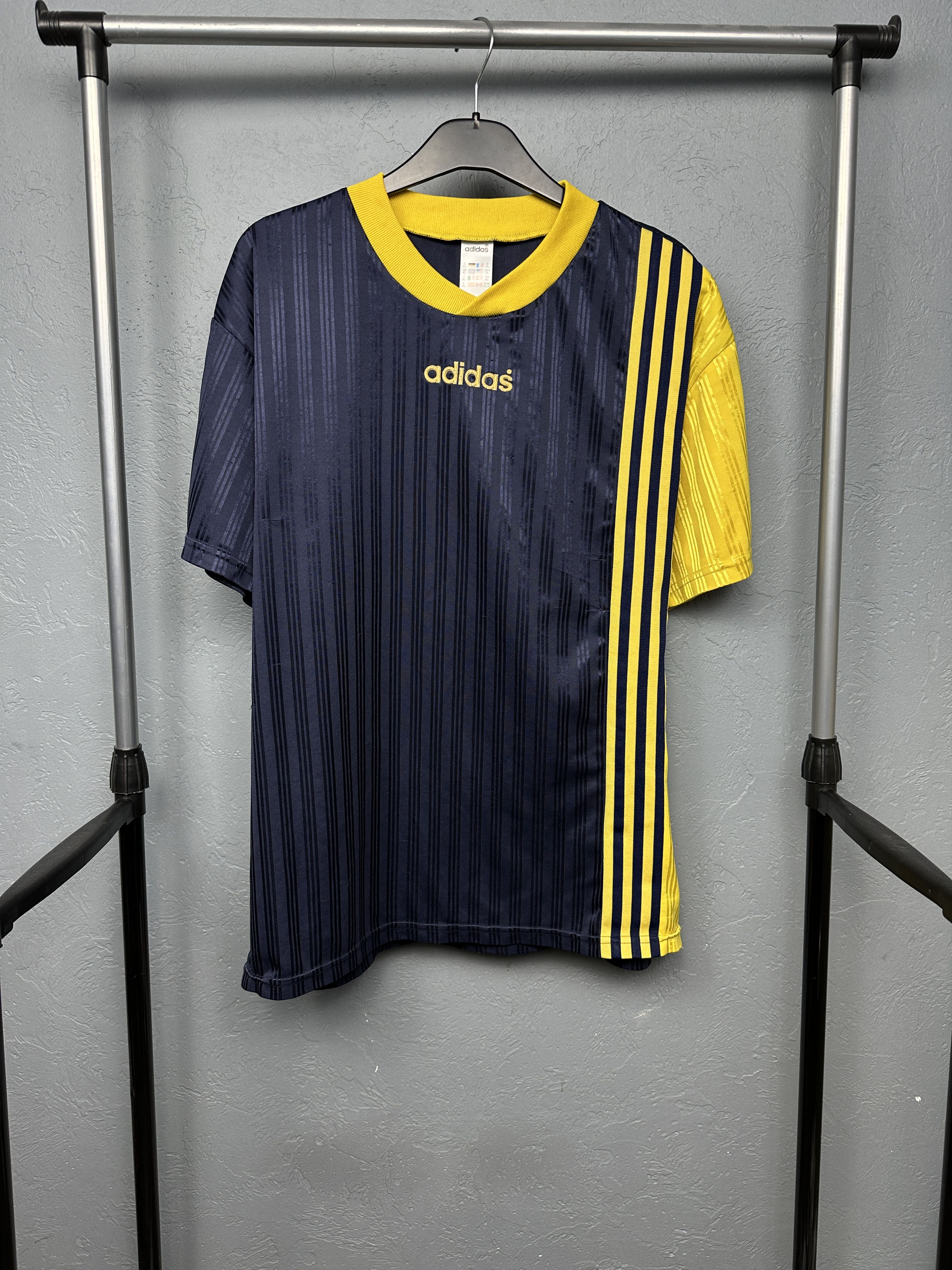 Adidas Adidas 90s Vintage Mens Jersey T-Shirt Size US XL / EU 56 / 4 - 1 Thumbnail