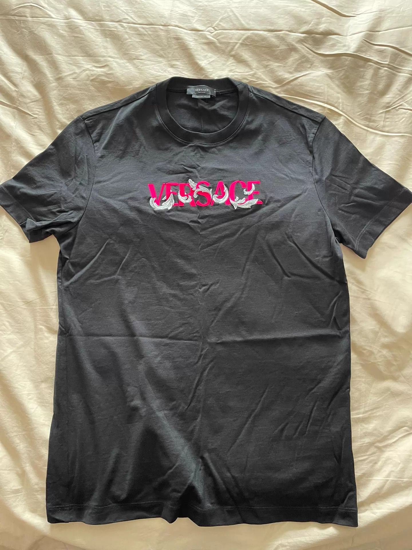 Versace Versace Black Embroidered Logo Short Sleeve Tee M Size US M / EU 48-50 / 2 - 1 Thumbnail