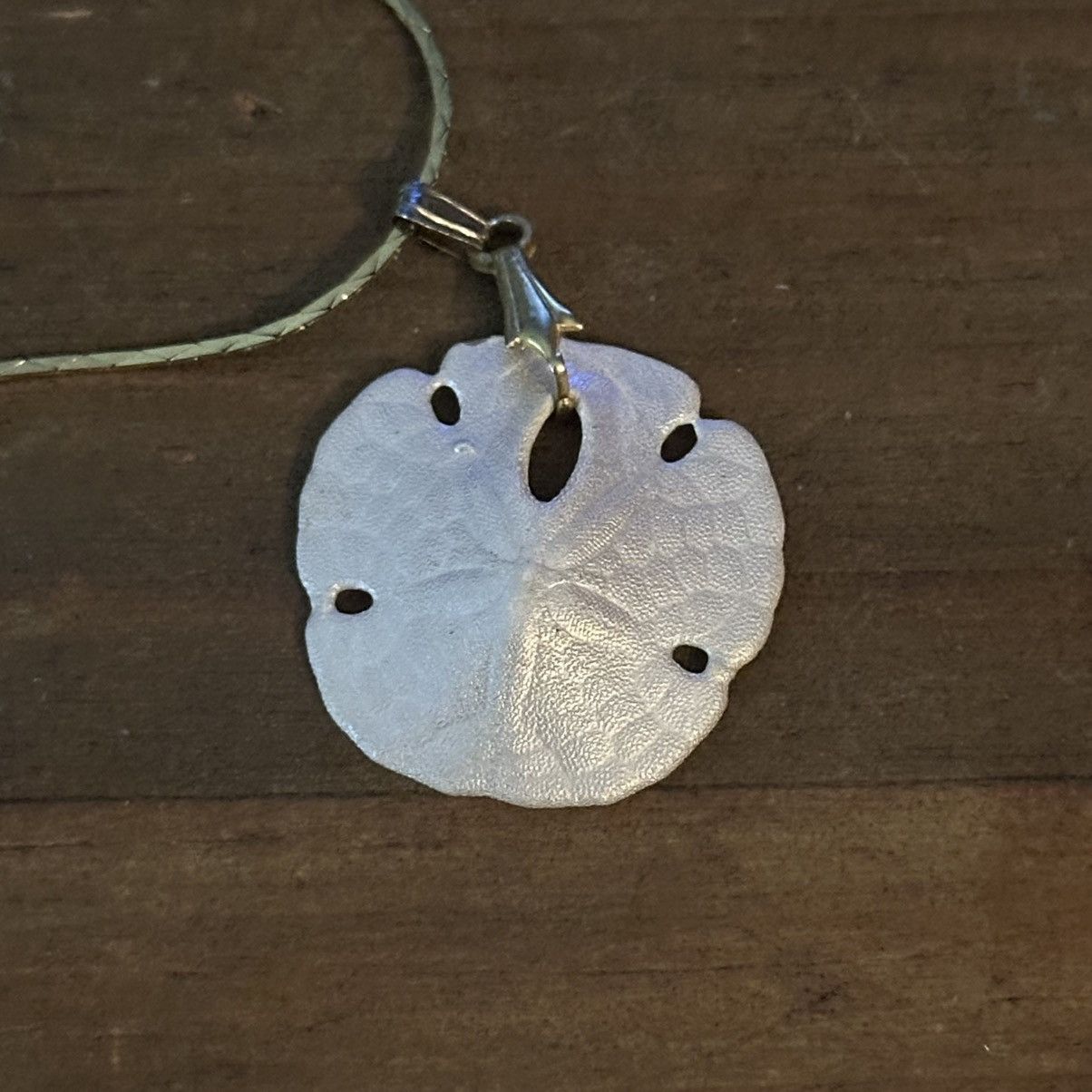 Vintage Vintage gold tone sand dollar pendant necklace Size ONE SIZE - 3 Thumbnail