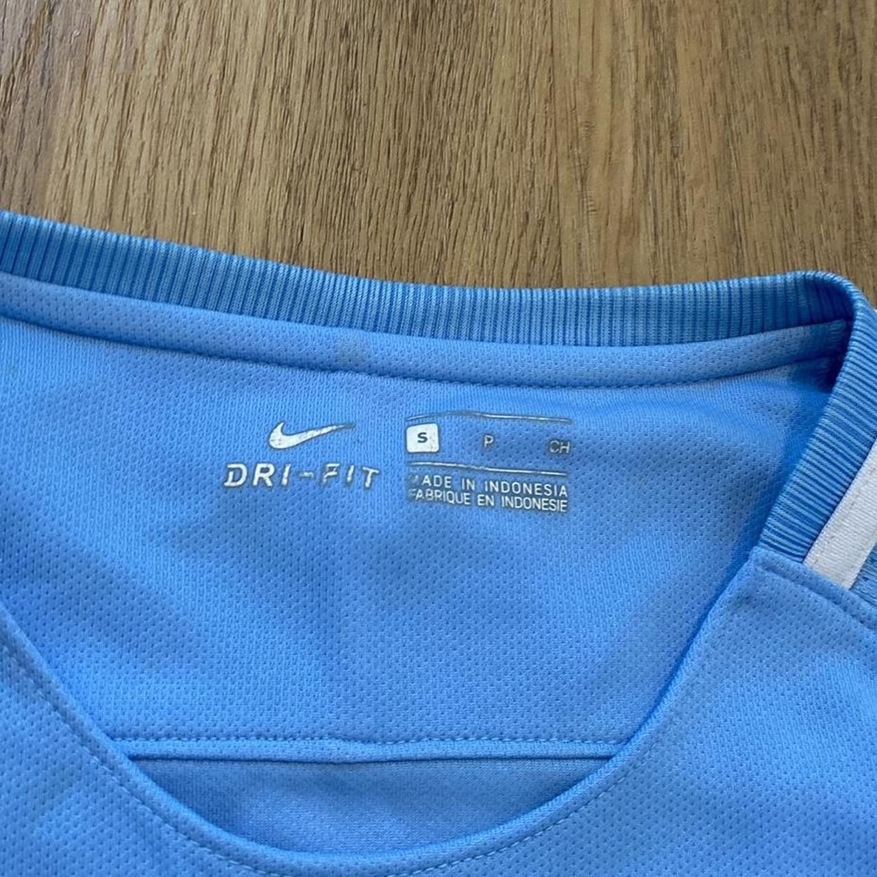 Nike 2017-18 *8 Gundogan Manchester City Nike Home Shirt Size US S / EU 44-46 / 1 - 6 Thumbnail