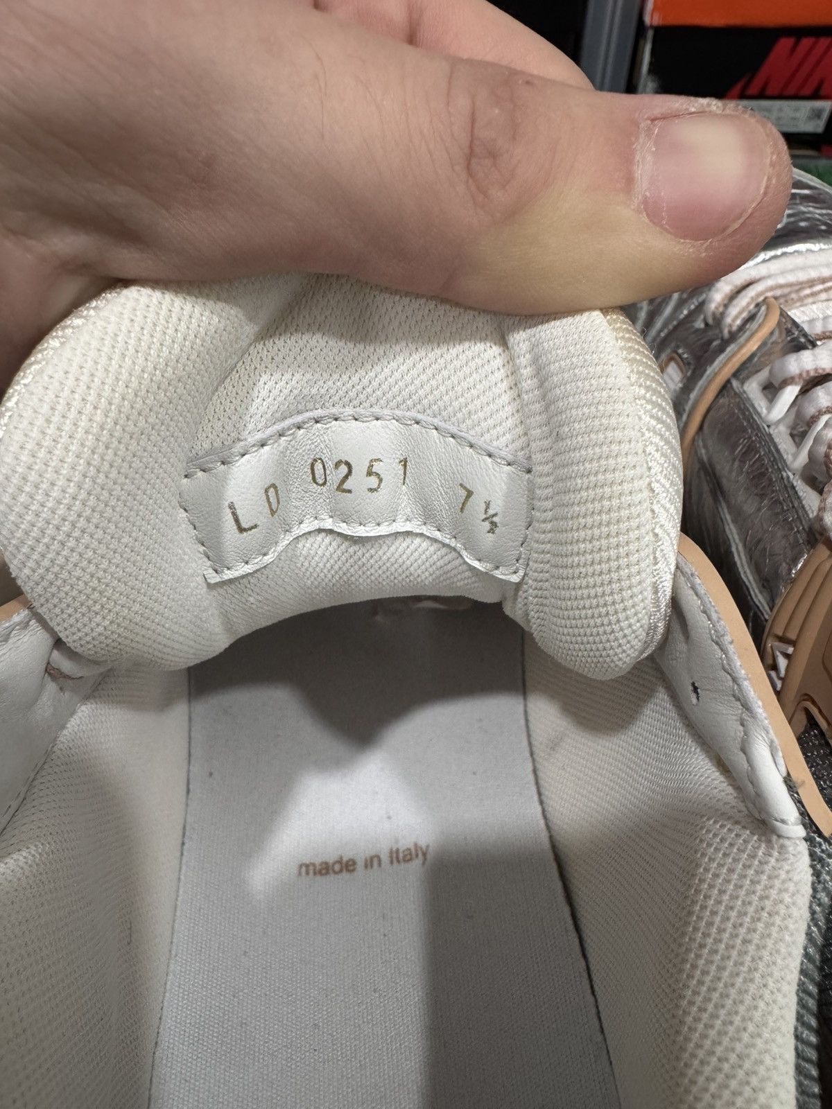 Louis Vuitton Louis Vuitton Trainer Sneaker (7.5LV/ 9US) Size US 9 / EU 42 - 6 Thumbnail