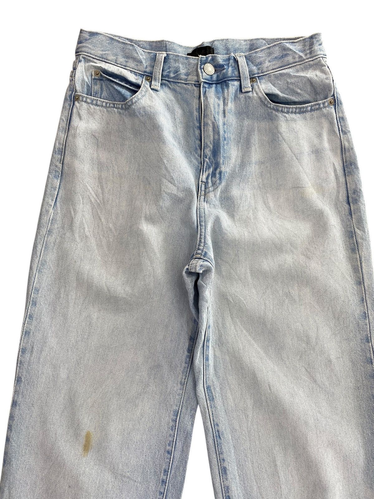 Uniqlo Uniqlo Brand Blue Faded Wash Style Loose Jeans Size US 27 - 2 Thumbnail
