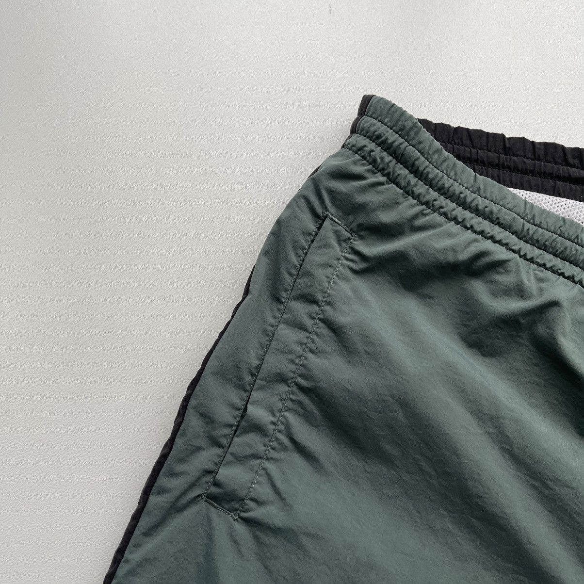 Nike × Vintage Nike Vintage Logo Shorts Green/Black/White Size US 34 / EU 50 - 4 Thumbnail