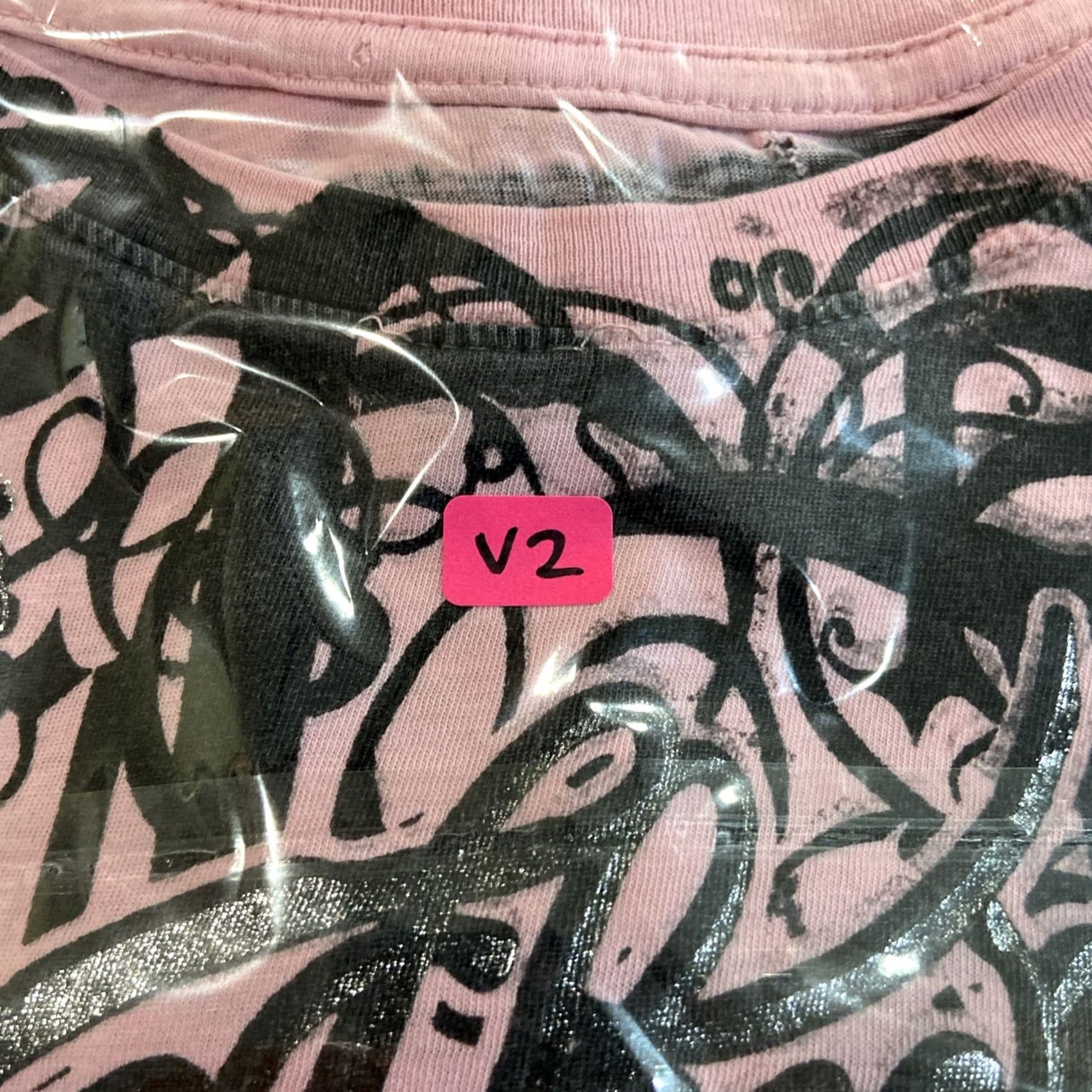 Gloverall VINTAGE Y2K Throwdown Premium All Over Print Pink T-Shirt XL Women Crew Neck Short Sleeve Skull Grunge Gothic Punk Double-Sided Black Cotton Knit Size XL / US 12-14 / IT 48-50 - 8 Thumbnail