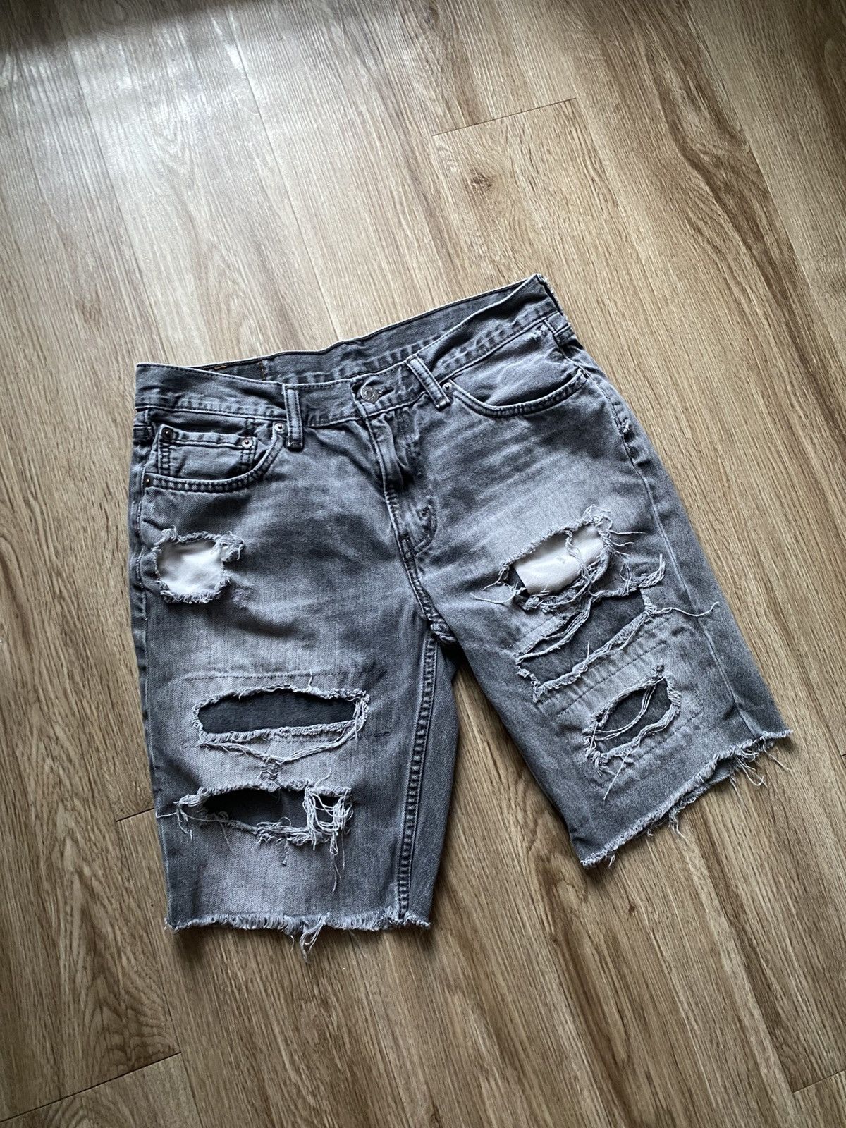 Levi's Y2K Distressed Levis Denim Shorts Size US 30 / EU 46 - 3 Thumbnail