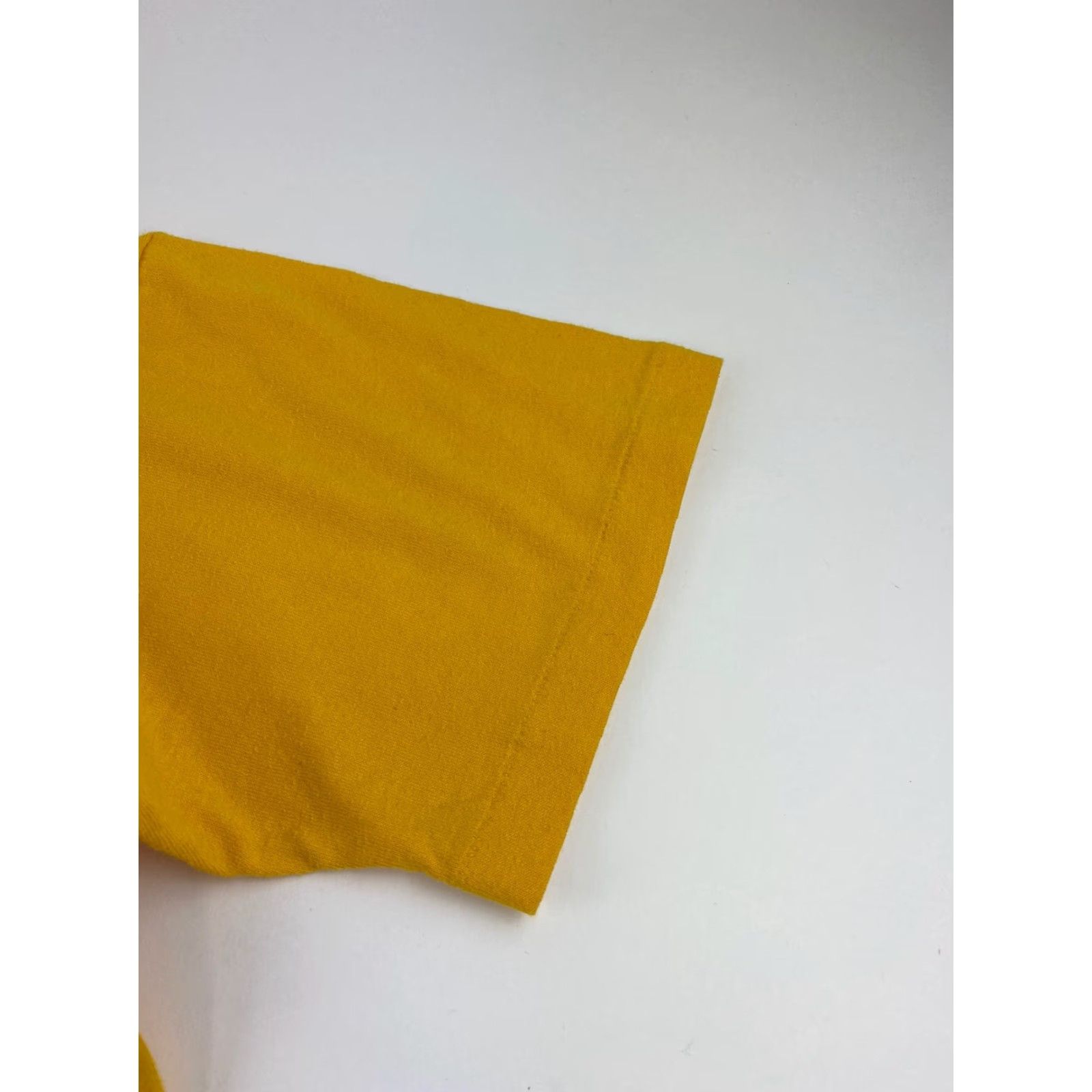 Vintage VINTAGE Russell T Shirt Men’s Medium Yellow Rex Putnam Basketball #8 Made In USA Mens Size US M / EU 48-50 / 2 - 6 Thumbnail