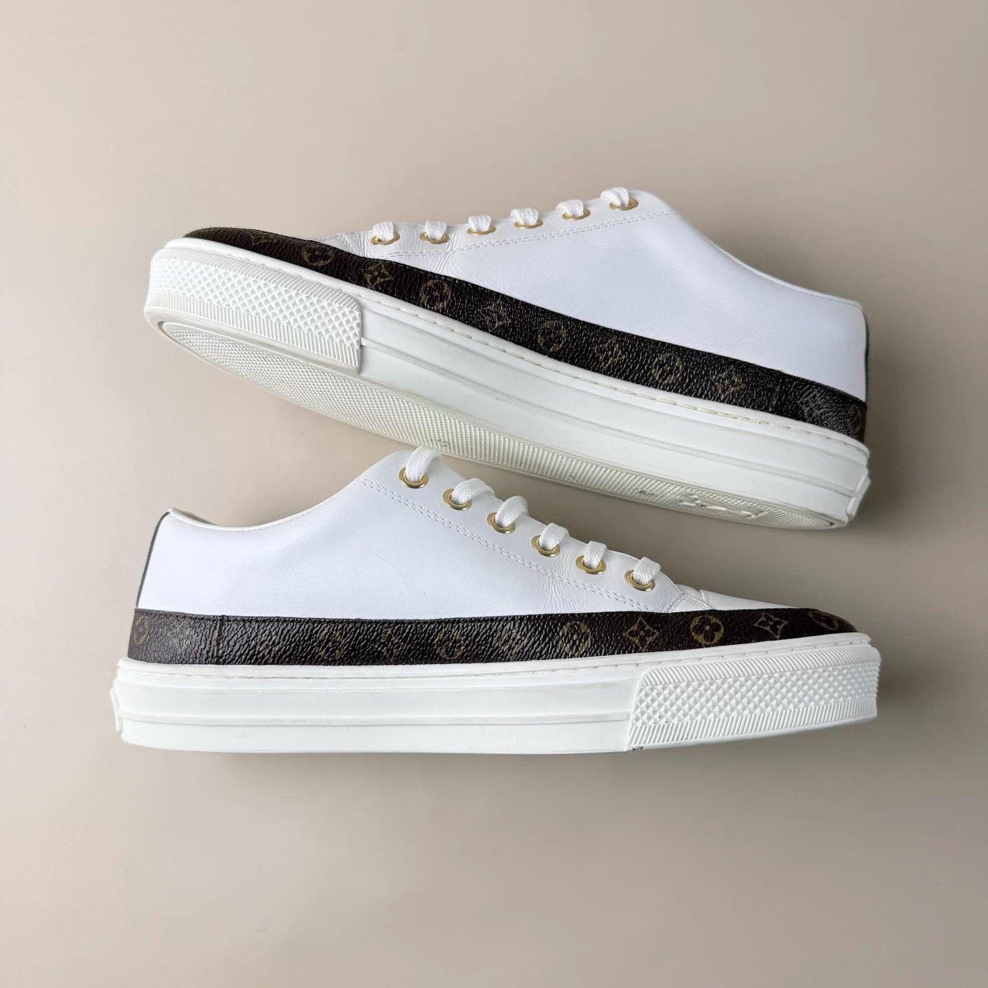 Louis Vuitton LV Monogram white/brown lace-up sneakers 36 99 new Size US 5 / IT 35 - 6 Thumbnail