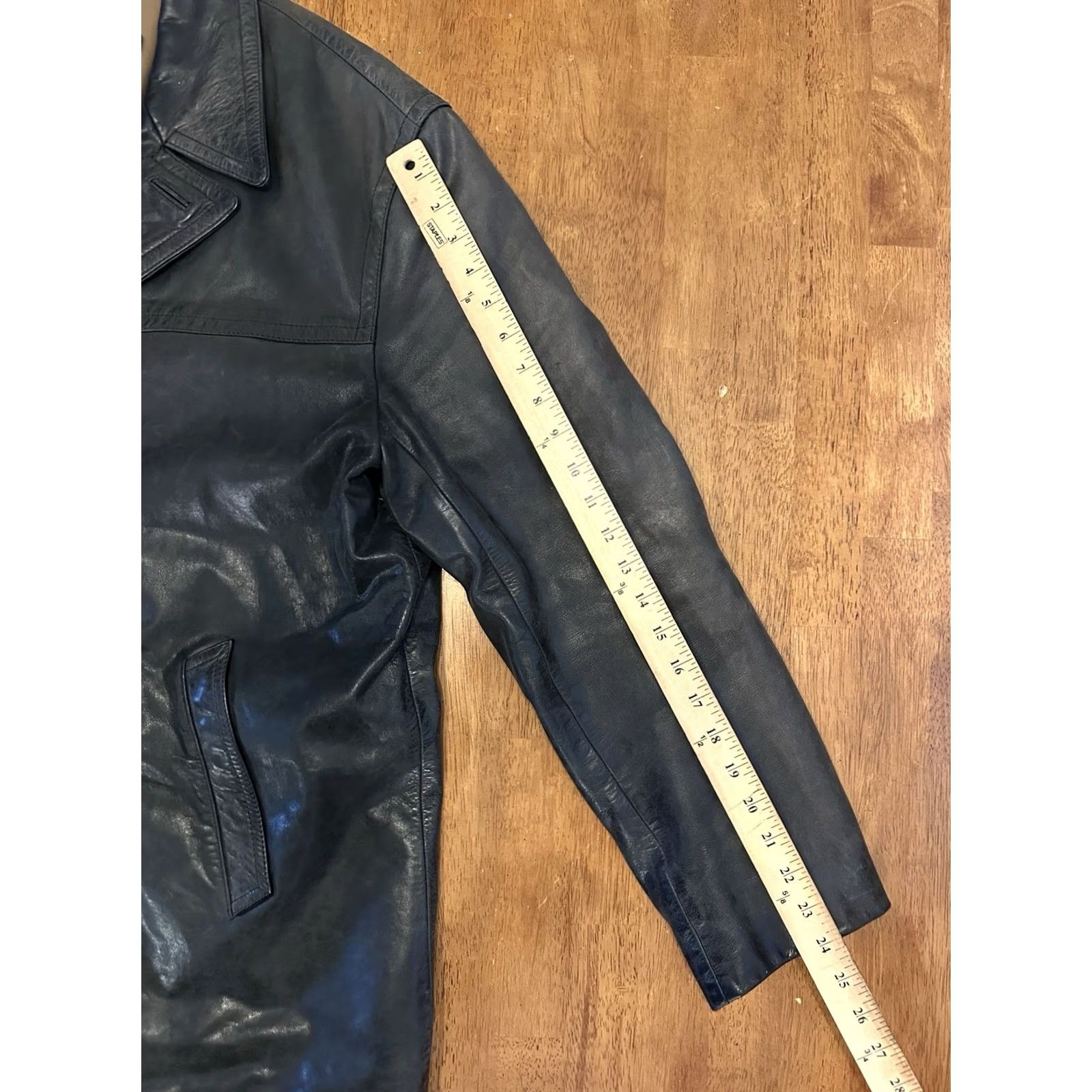 J.Crew VINTAGE J. Crew Leather Jacket Large Black Button Up Missing Bottom Button Size US 33 - 7 Thumbnail