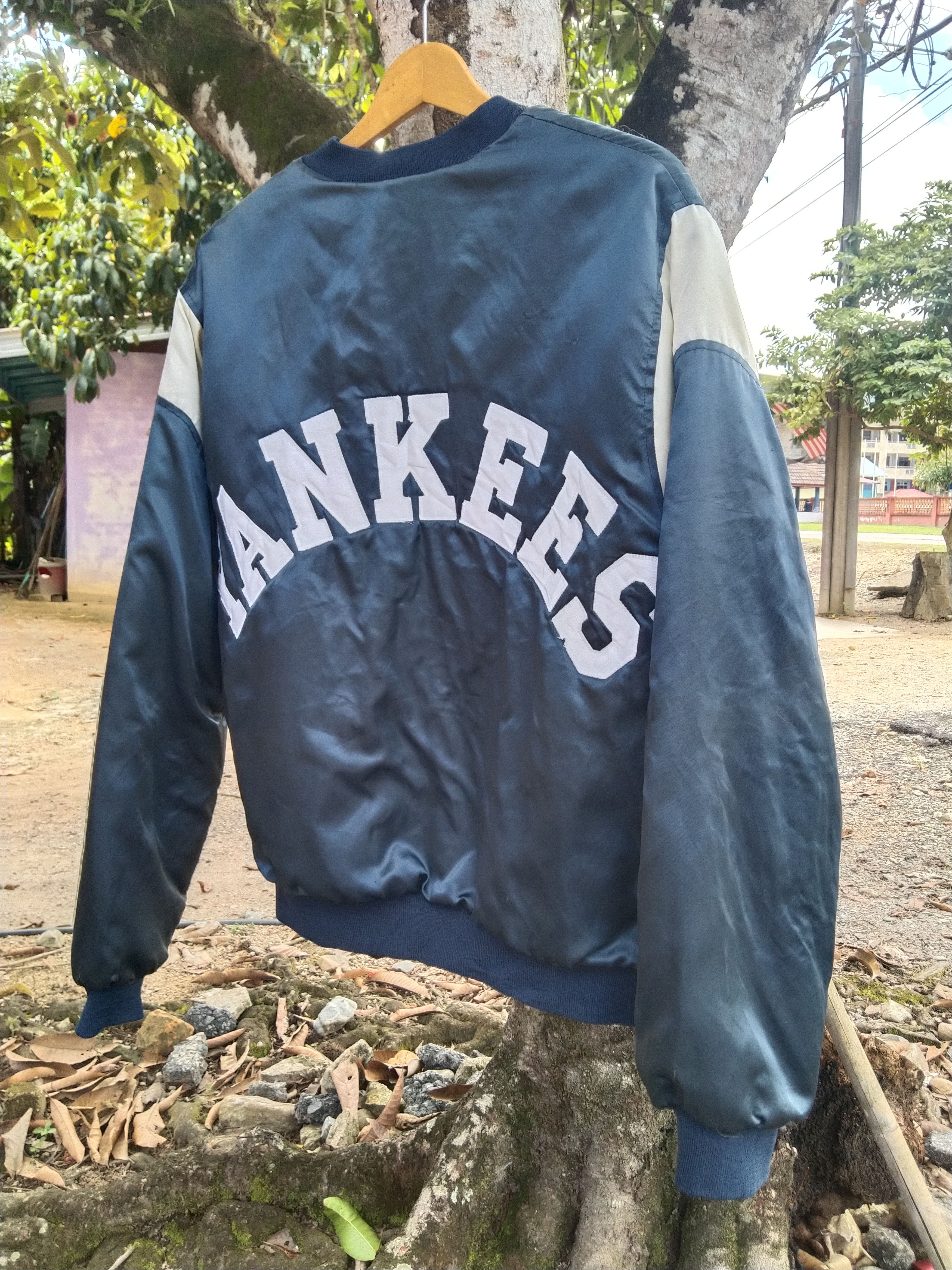 MLB × Vintage NEW YORK YANKEES CHALK LINE SATIN BOMBER JACKET SPELL OUT Size US L / EU 52-54 / 3 - 5 Thumbnail