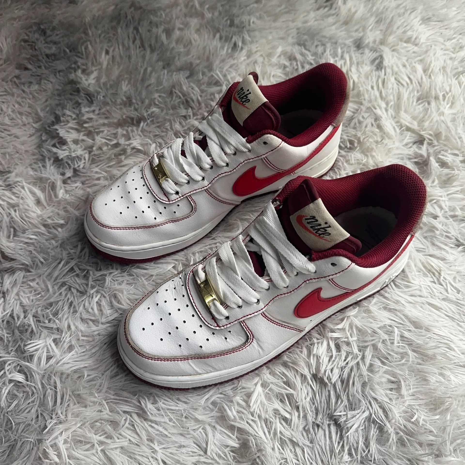 Nike Nike Red Lowtop Sneakers 41 Men Size US 8.5 / EU 41-42 - 1 Thumbnail